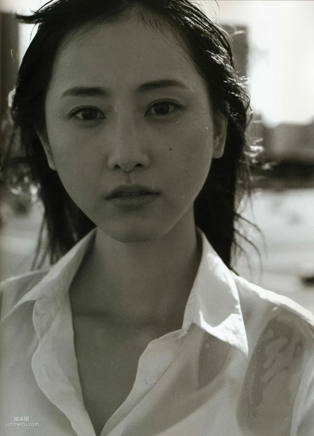 松井玲奈 《Kingyo》 Goldfish [PB寫真集] 19