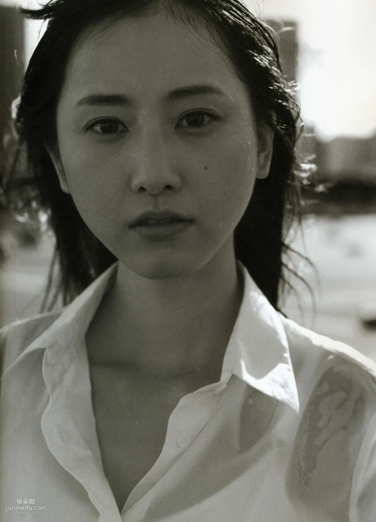 松井玲奈 《Kingyo》 Goldfish [PB寫真集] 20