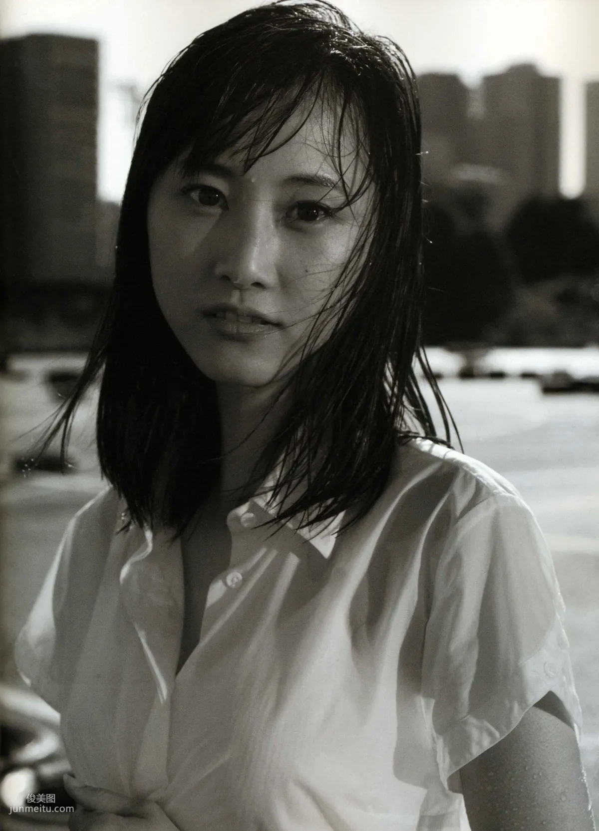 松井玲奈 《Kingyo》 Goldfish [PB寫真集] 22
