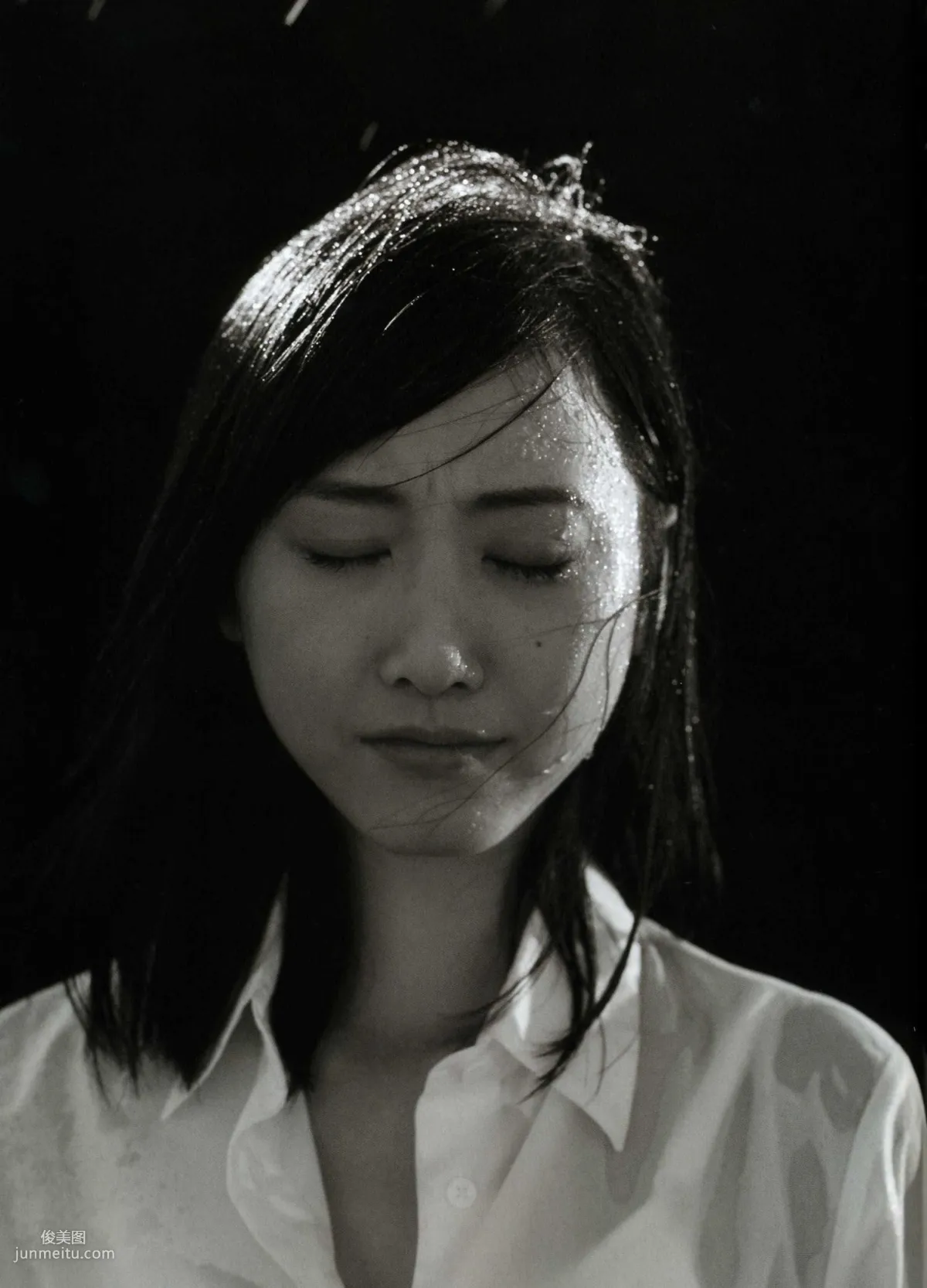 松井玲奈 《Kingyo》 Goldfish [PB寫真集] 18