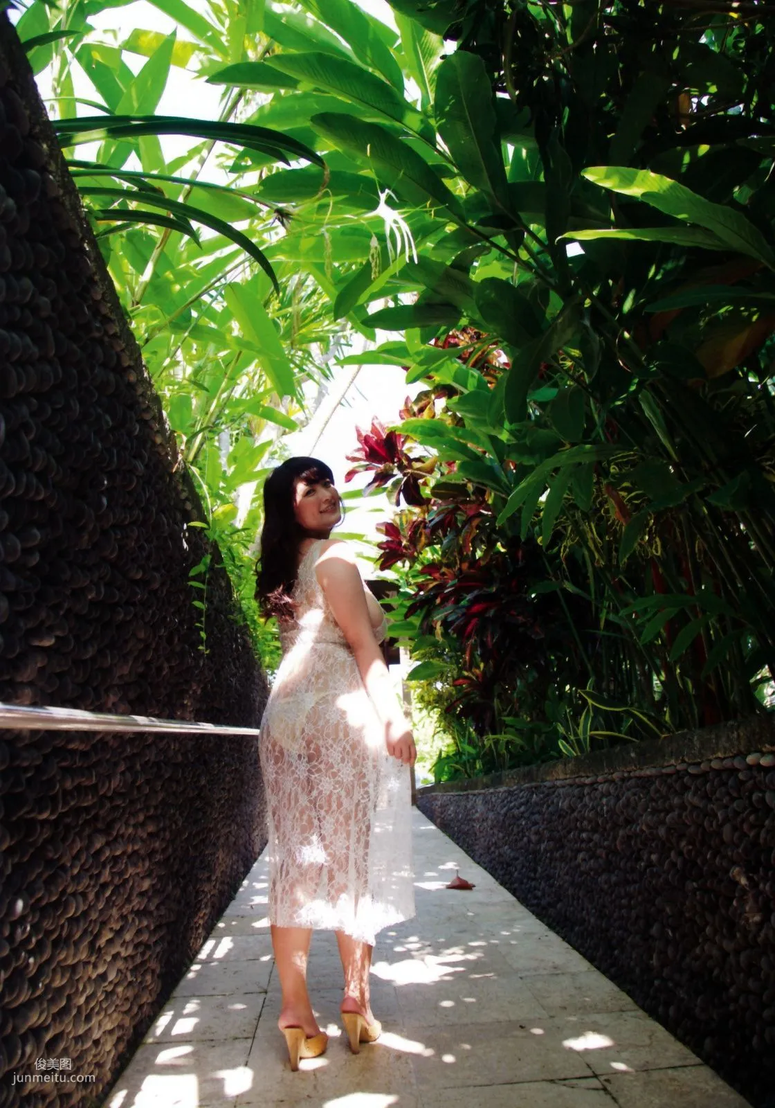 柳瀬早紀《Blessing》 [PhotoBook] 写真集26