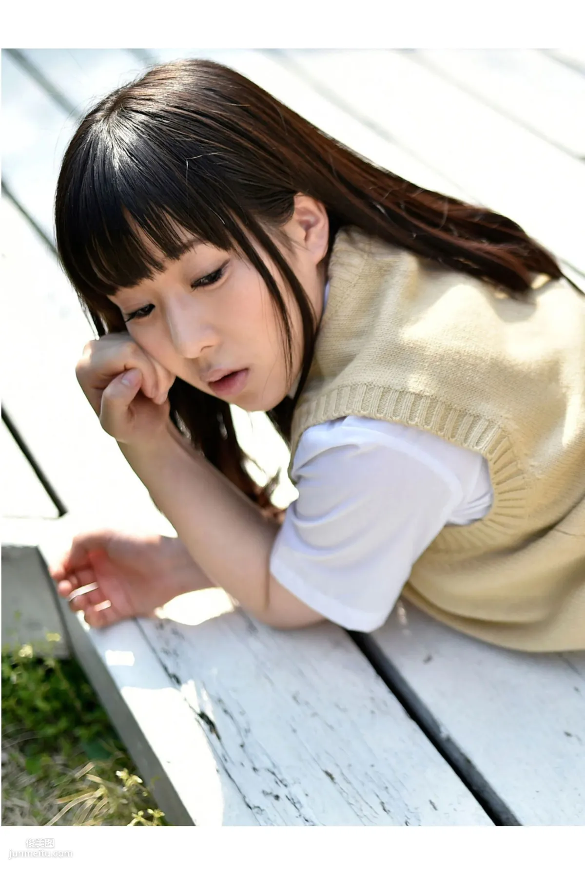 雨宮留菜 《女子校生 萌える絶対領域》 [PB寫真集] 12