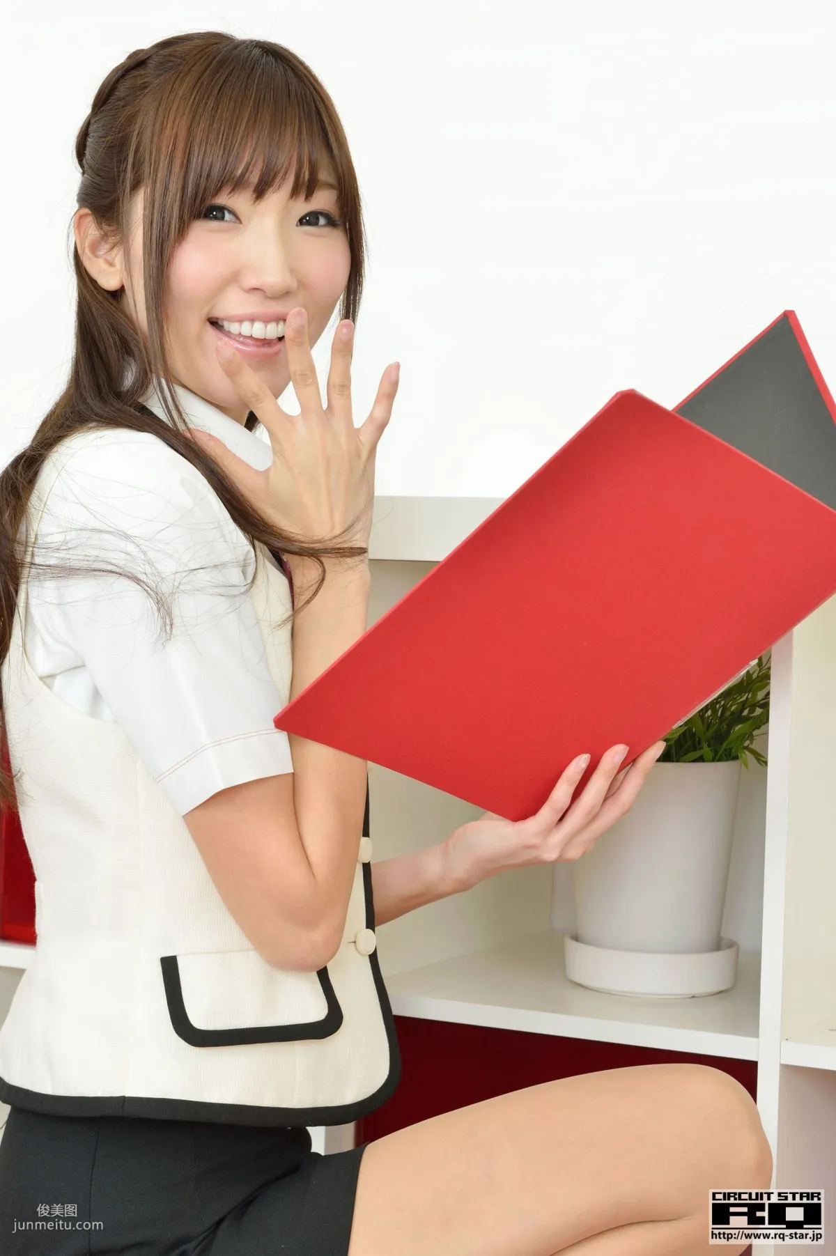 [RQ-STAR] NO.00793 美波千夏 Chinatsu Minami Office Lady 寫真集 10