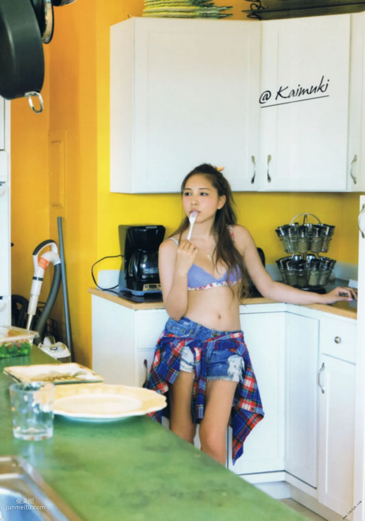 Tomomi Kasai 'Scorched' [PhotoBook] Photo Set photo 43
