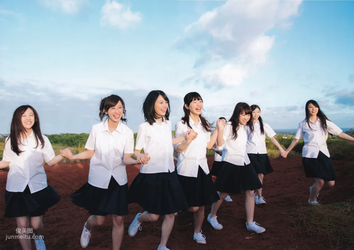 乃木坂46 《1時間遅れのI love you》 [PB寫真集] 14