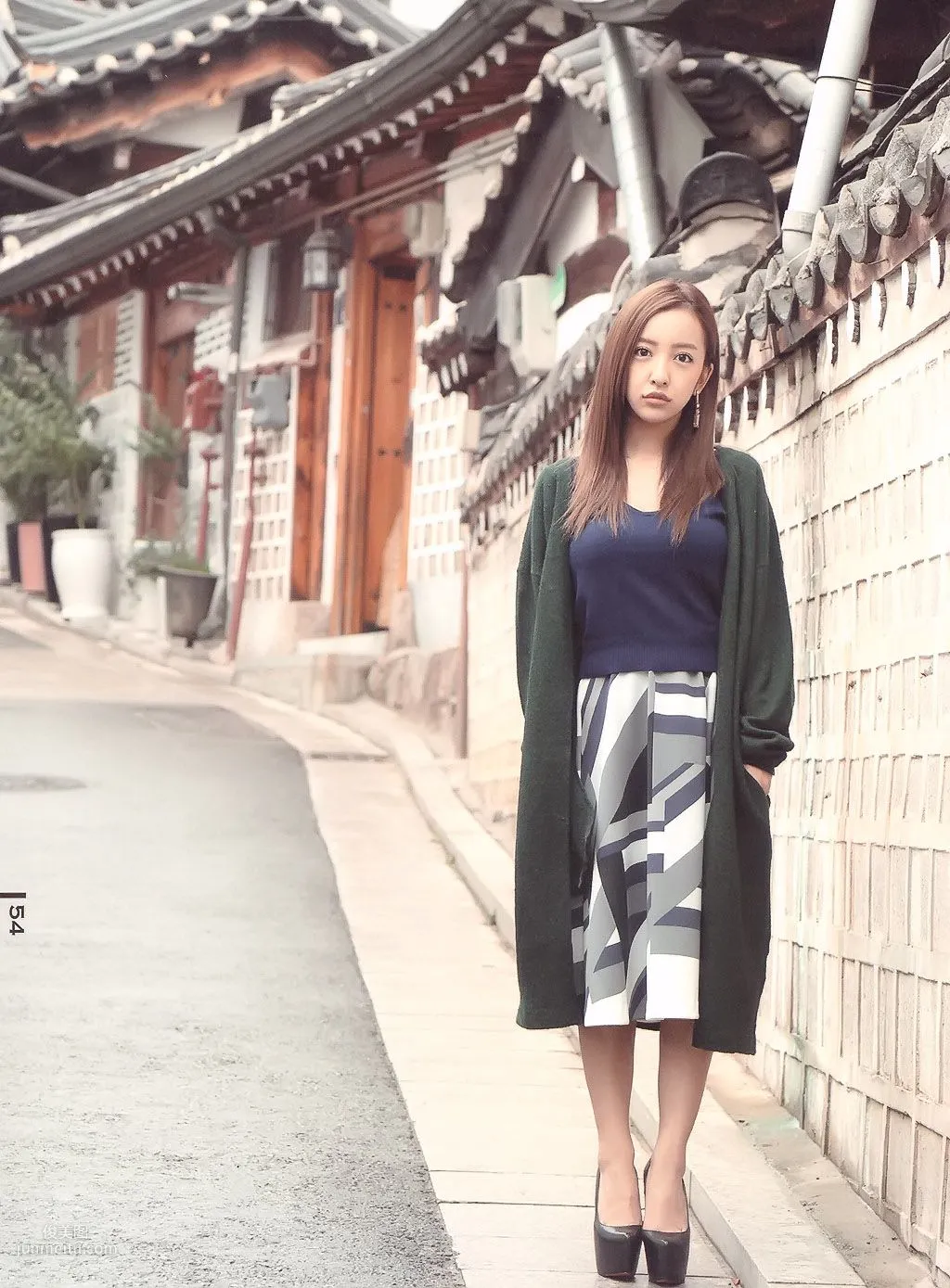 Tomomi Itano, Luv U 10th Anniversary [Photo Books] photo 46