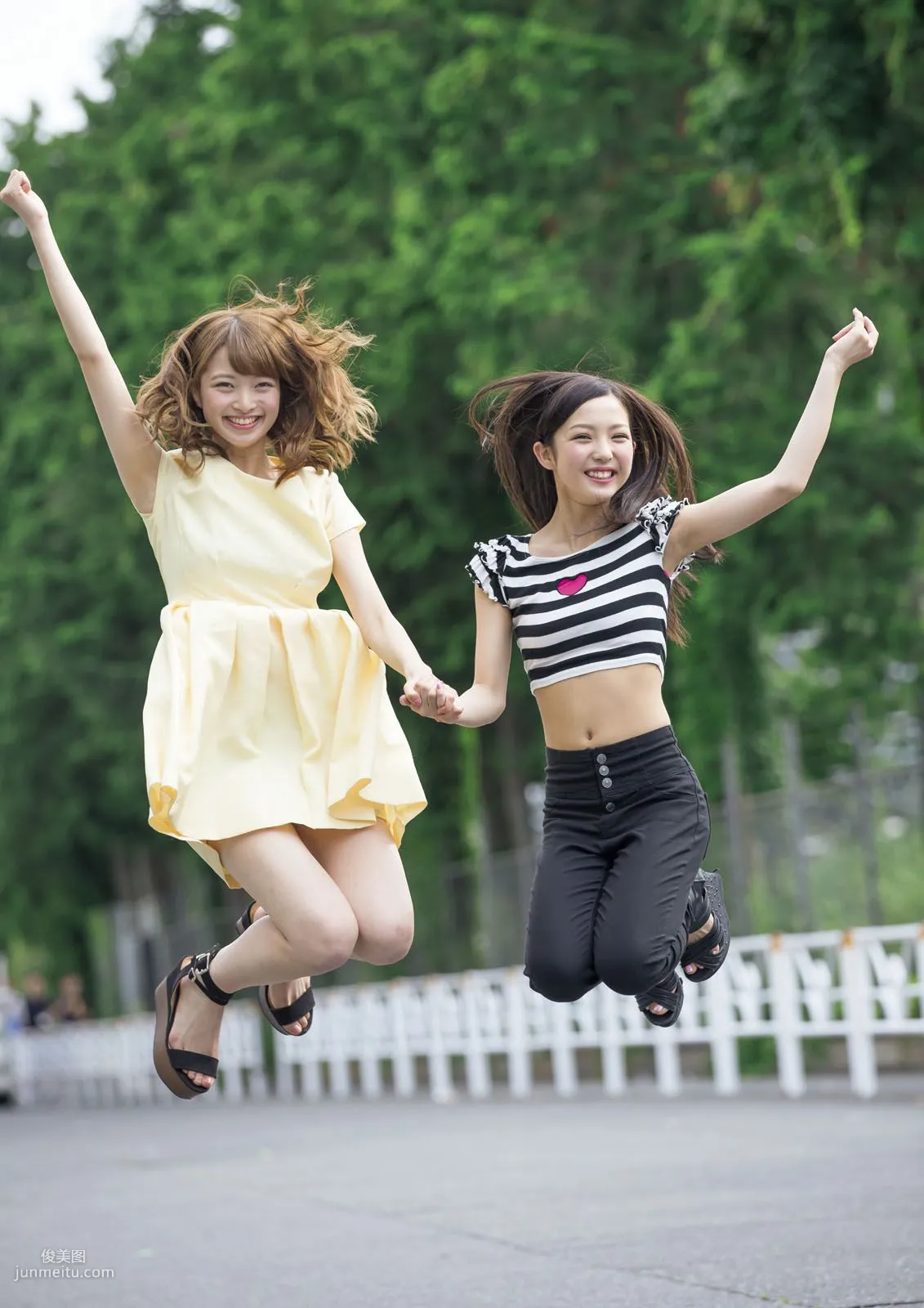 [Photo Book] Fuwafuwa, It's Fuwafuwa Photo Set photo 82