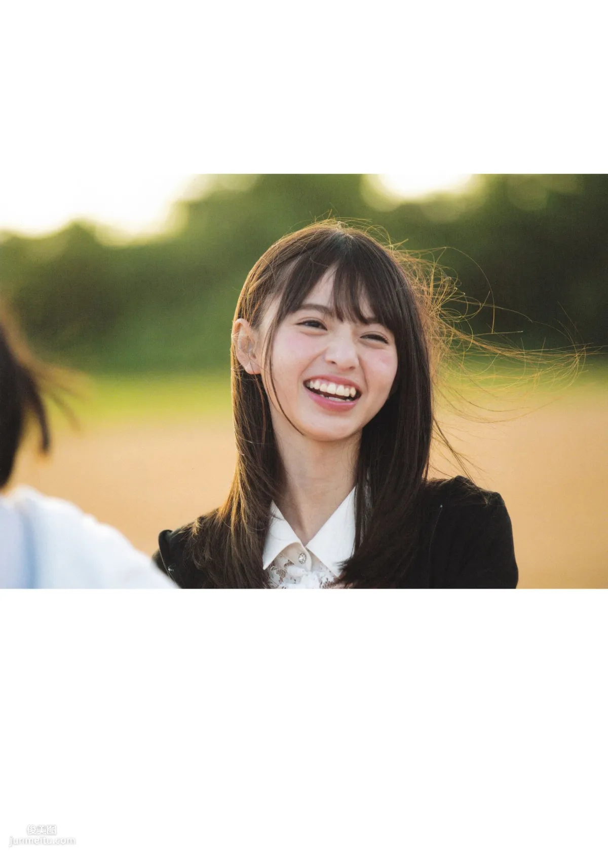 乃木坂46 《1時間遅れのI love you》 [PB寫真集] 15