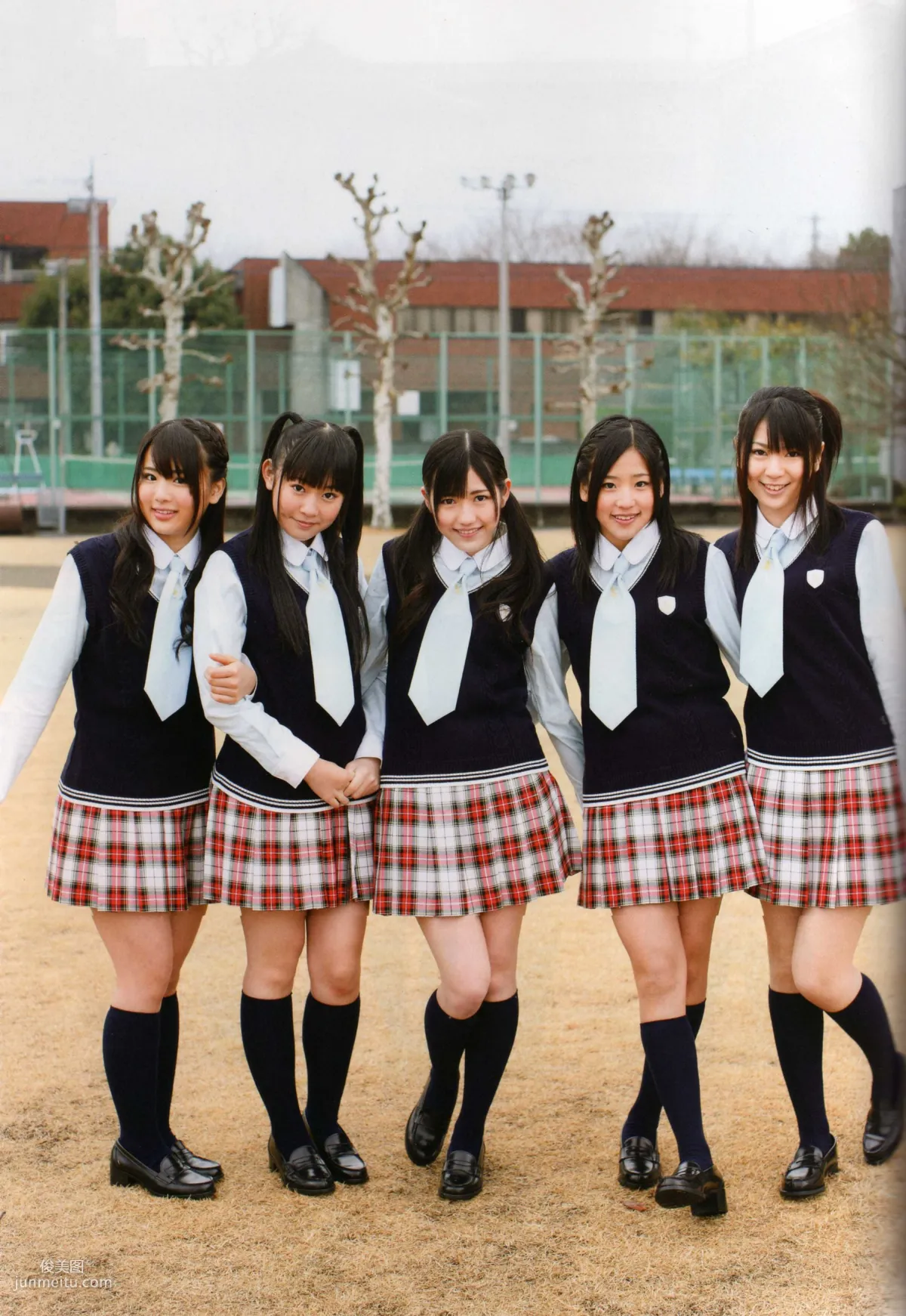 渡り廊下走り隊 《Akkanbe》 [Photo Book] 寫真集 15