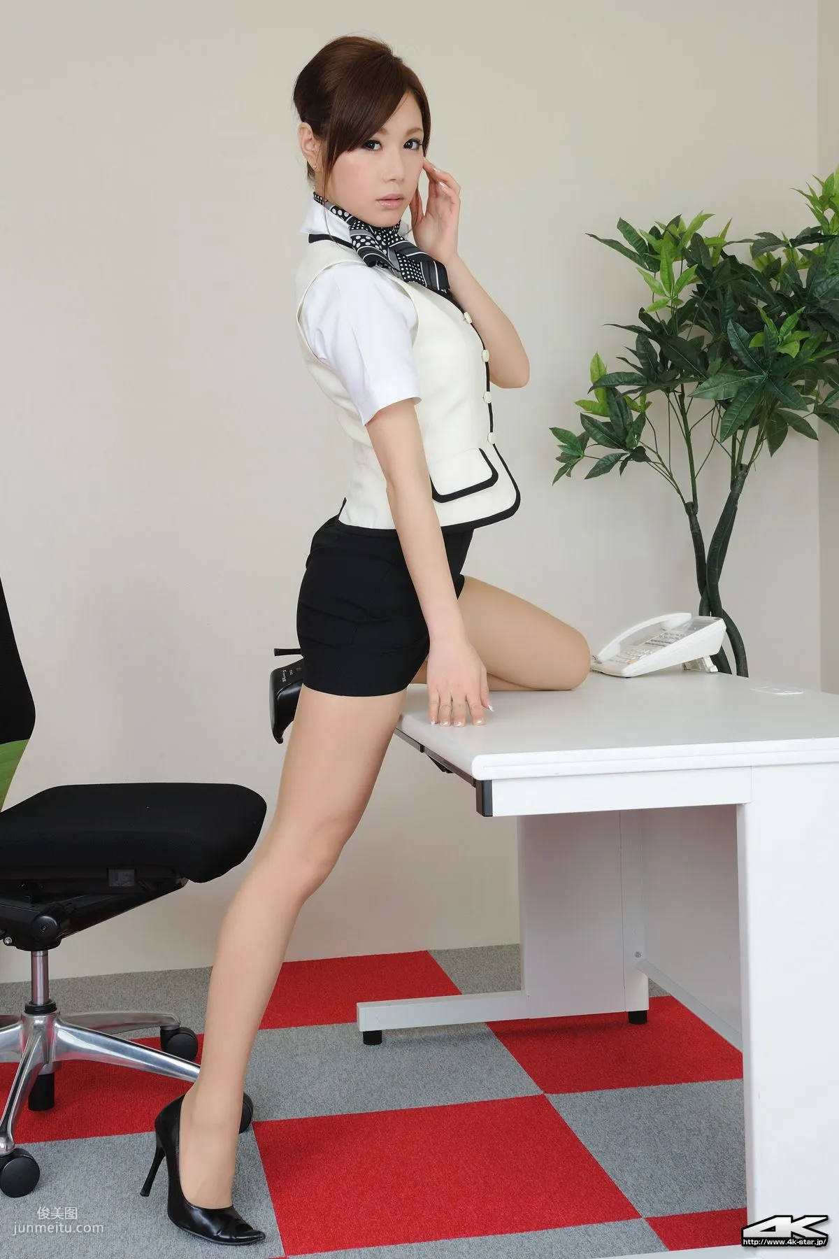 [4K-STAR] NO.00019 Ai Kumano 熊乃あい Office Lady 寫真集 51