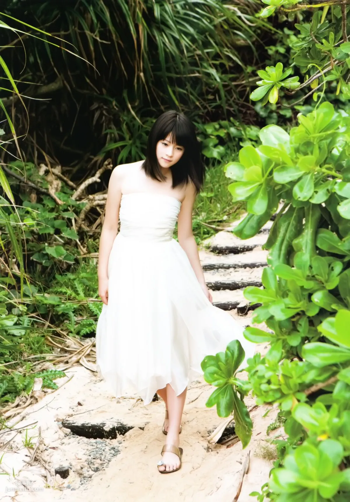 前田憂佳《See You-karin》 [PB寫真集] 19