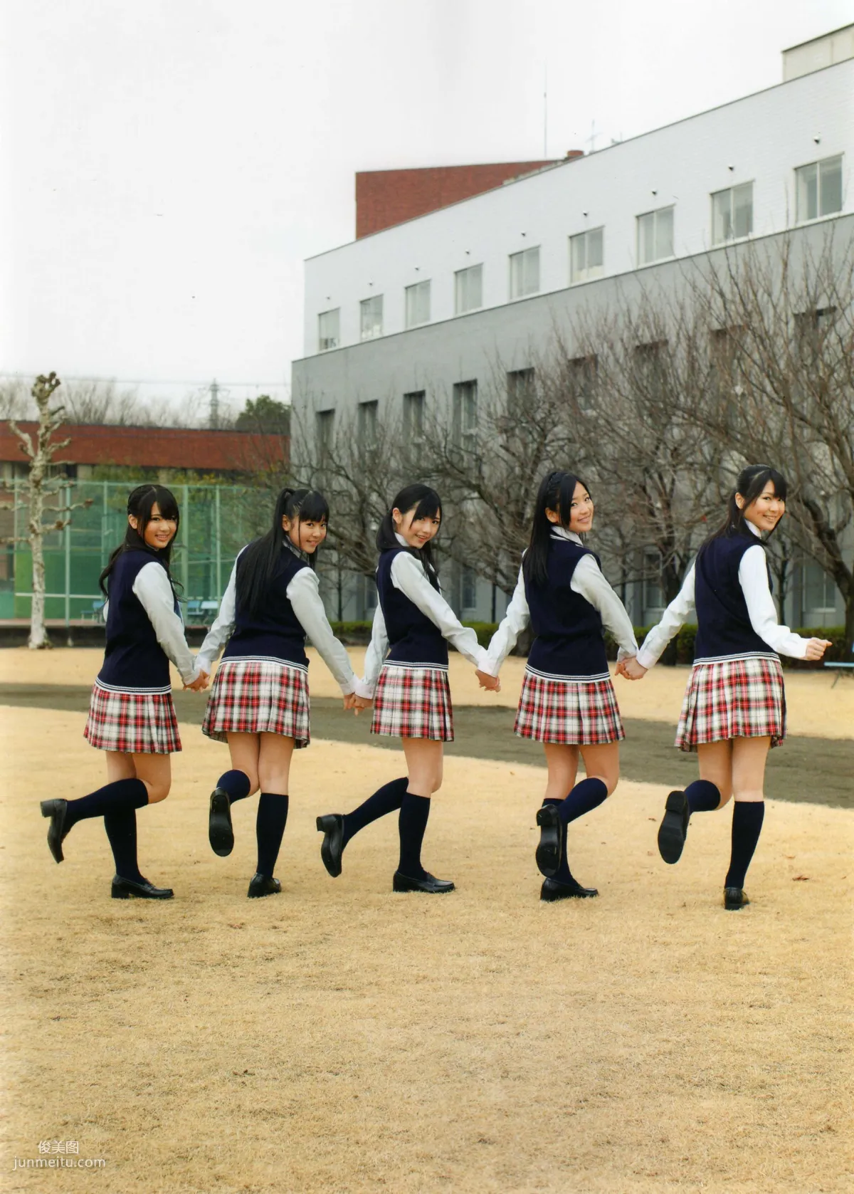 渡り廊下走り隊 《Akkanbe》 [Photo Book] 寫真集 50
