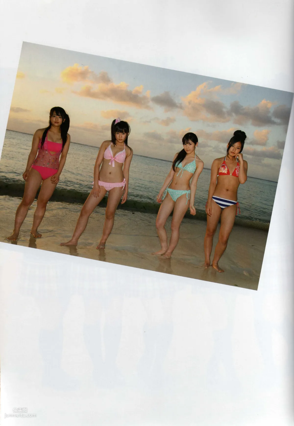 渡り廊下走り隊 《Akkanbe》 [Photo Book] 寫真集 12