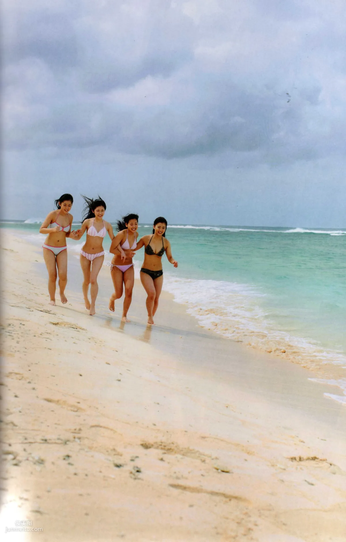 渡り廊下走り隊 《Akkanbe》 [Photo Book] 寫真集 57
