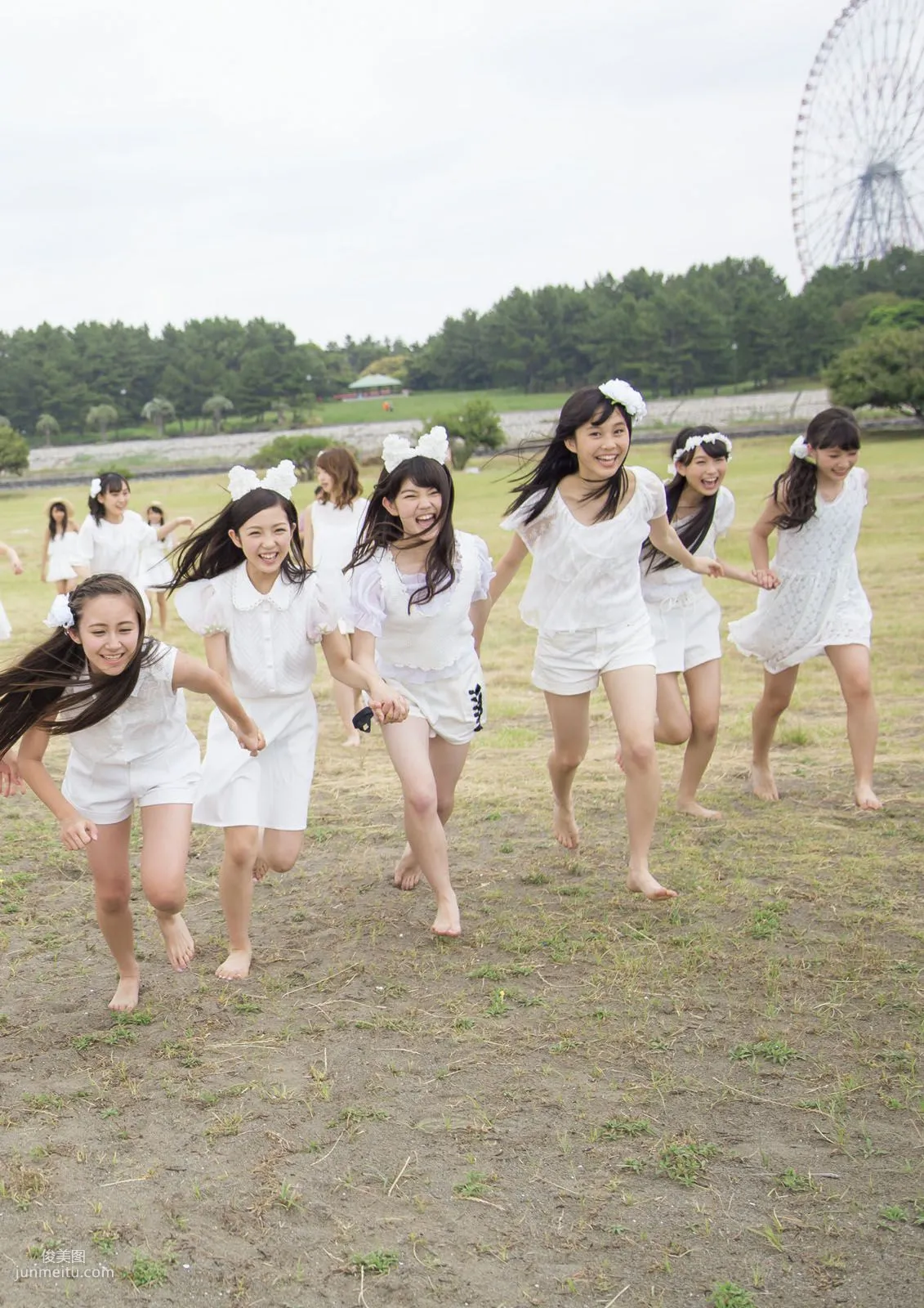 [Photo Book] Fuwafuwa, It's Fuwafuwa Photo Set photo 59