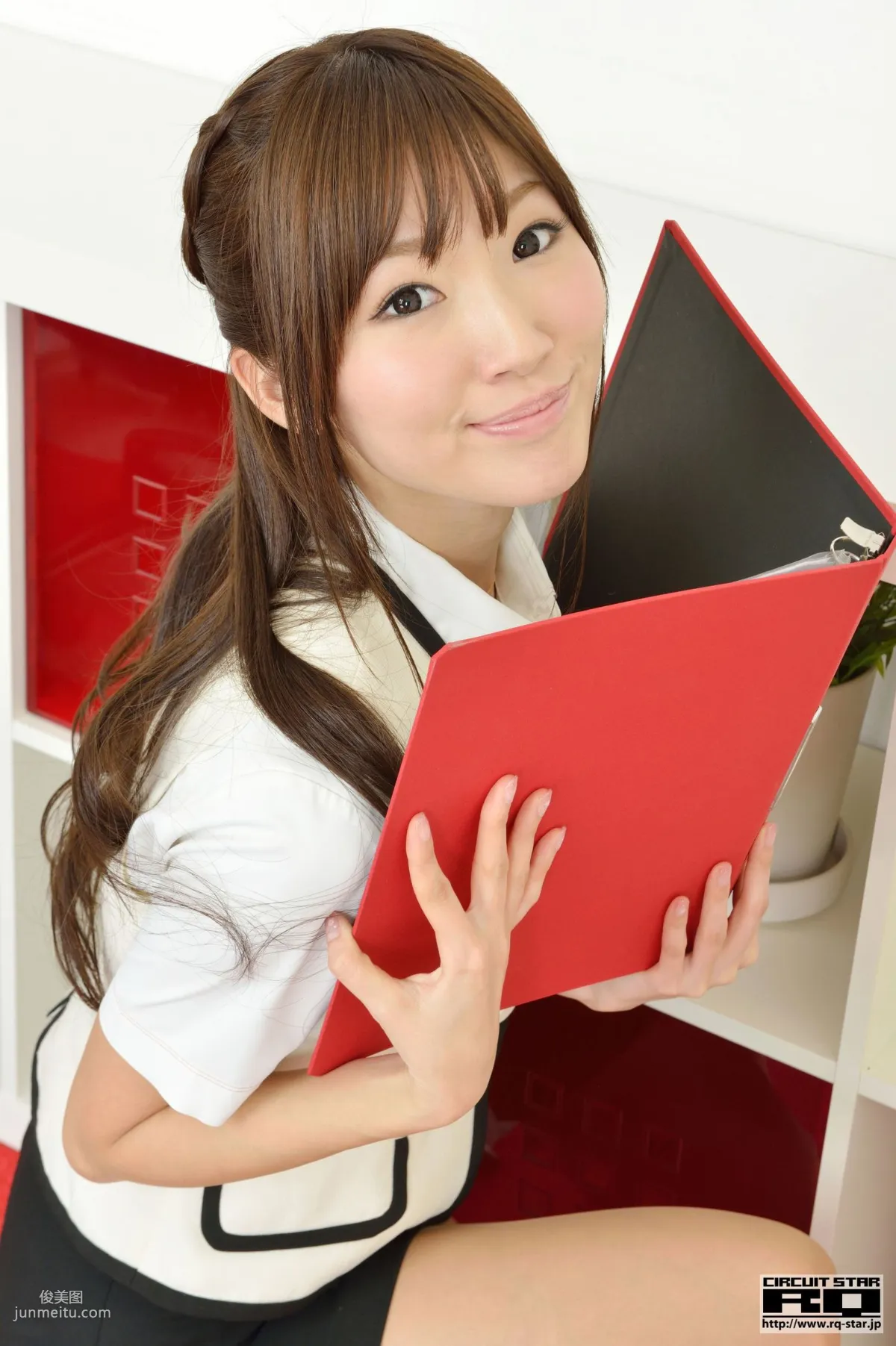 [RQ-STAR] NO.00793 美波千夏 Chinatsu Minami Office Lady 寫真集 11