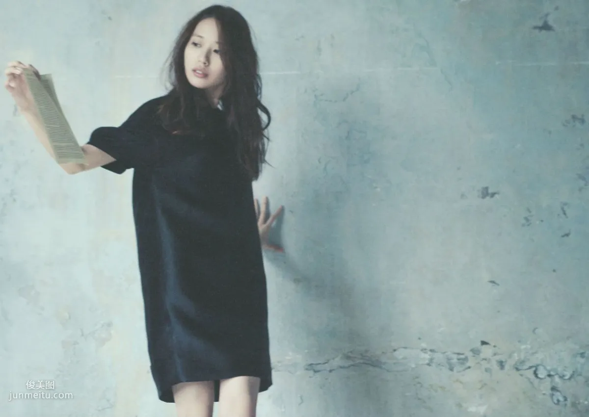 户田惠梨香 《IQUEEN》 [PhotoBook] 写真集7