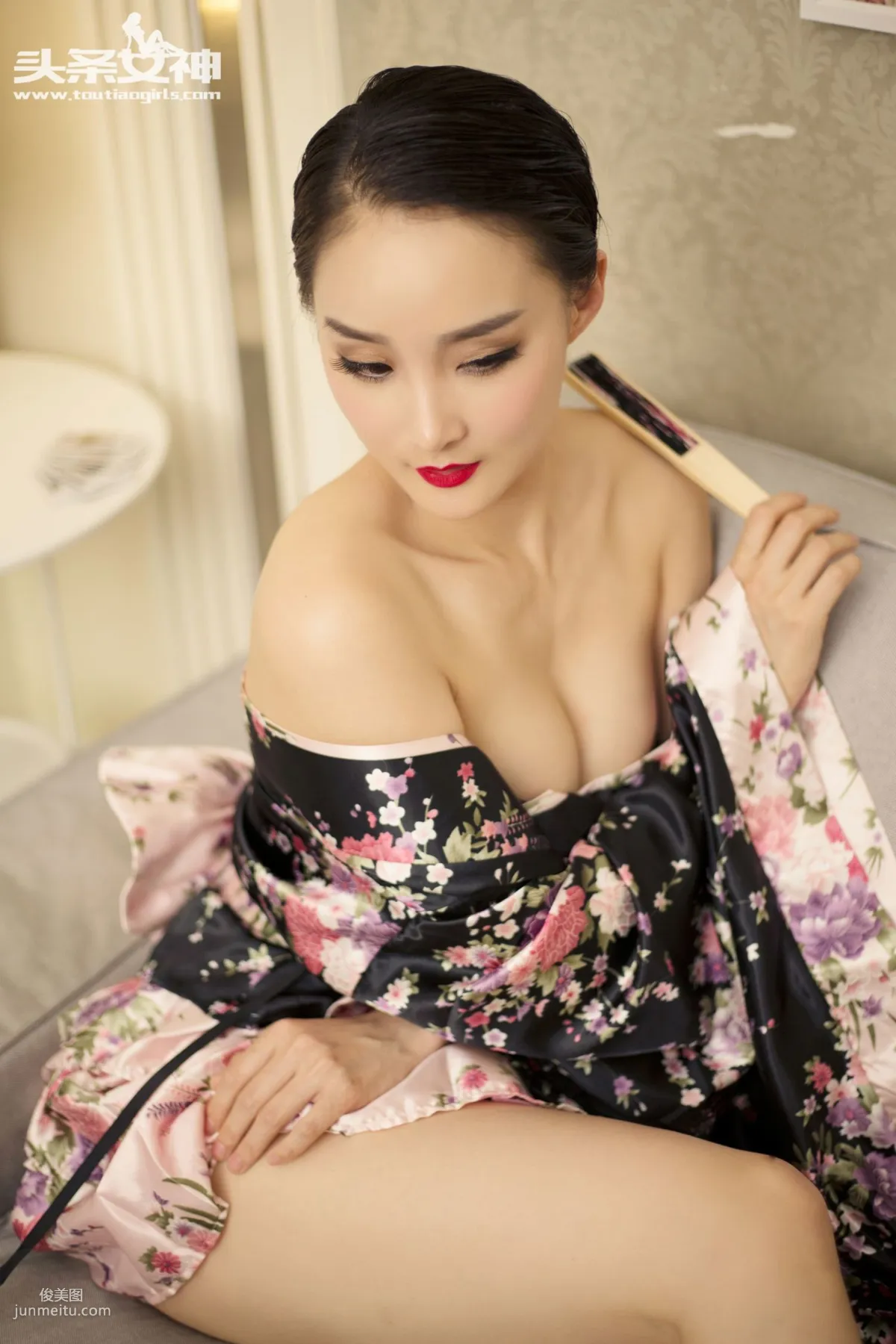 周营营/周夕爱《再见小姨多鹤》 [头条女神] 写真集9