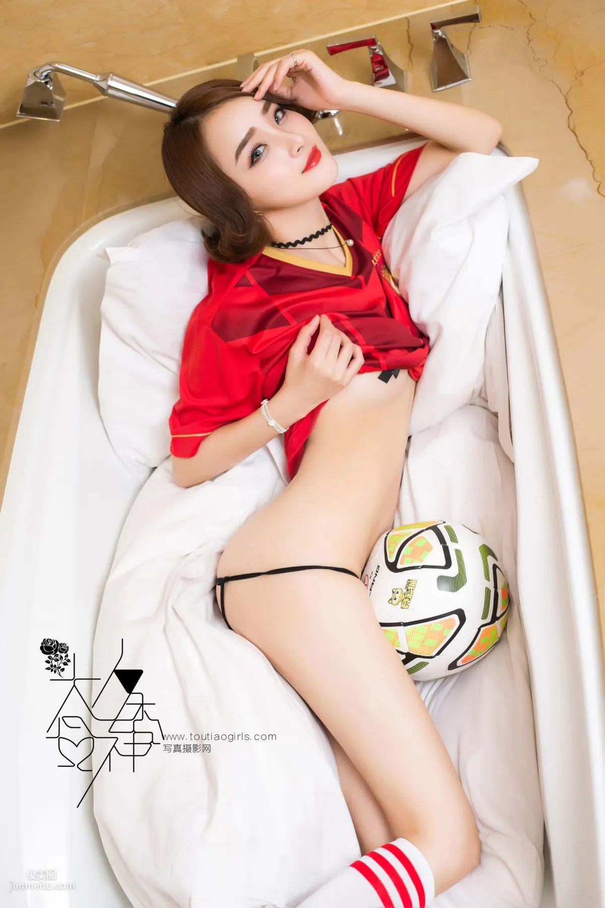 Zhou Xiai "Little Red Devil Baby Pays Tribute to Manchester United" [TouTiao Goddess] Photo Set photo 9