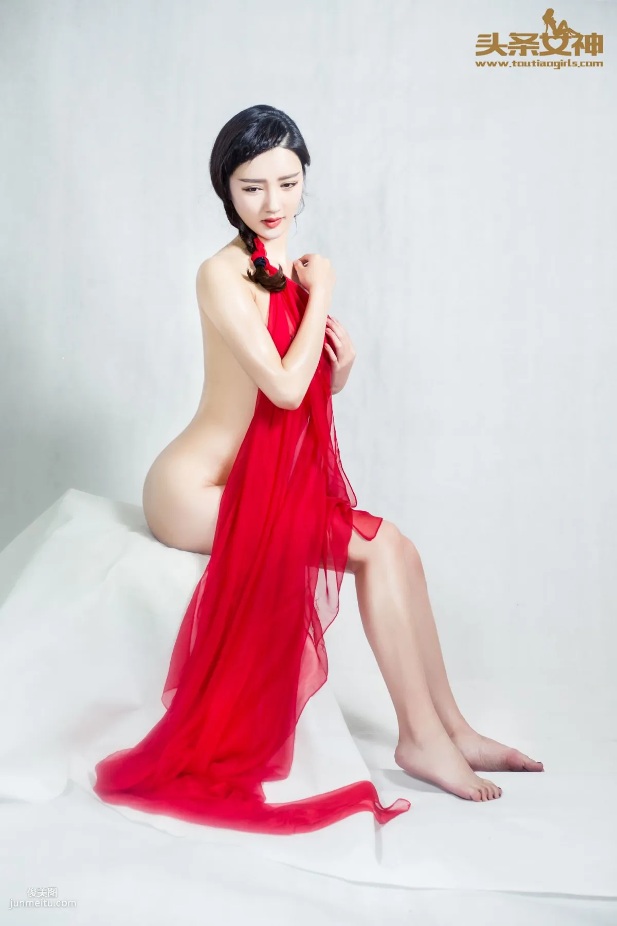 郭婉婷《婉約紅菱》 [頭條女神] 寫真集 9