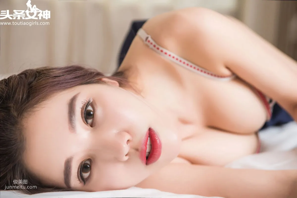 Huang Leran, Strawberry Milk Youthful Schoolgirl [TouTiao Goddess] Photo Set photo 18