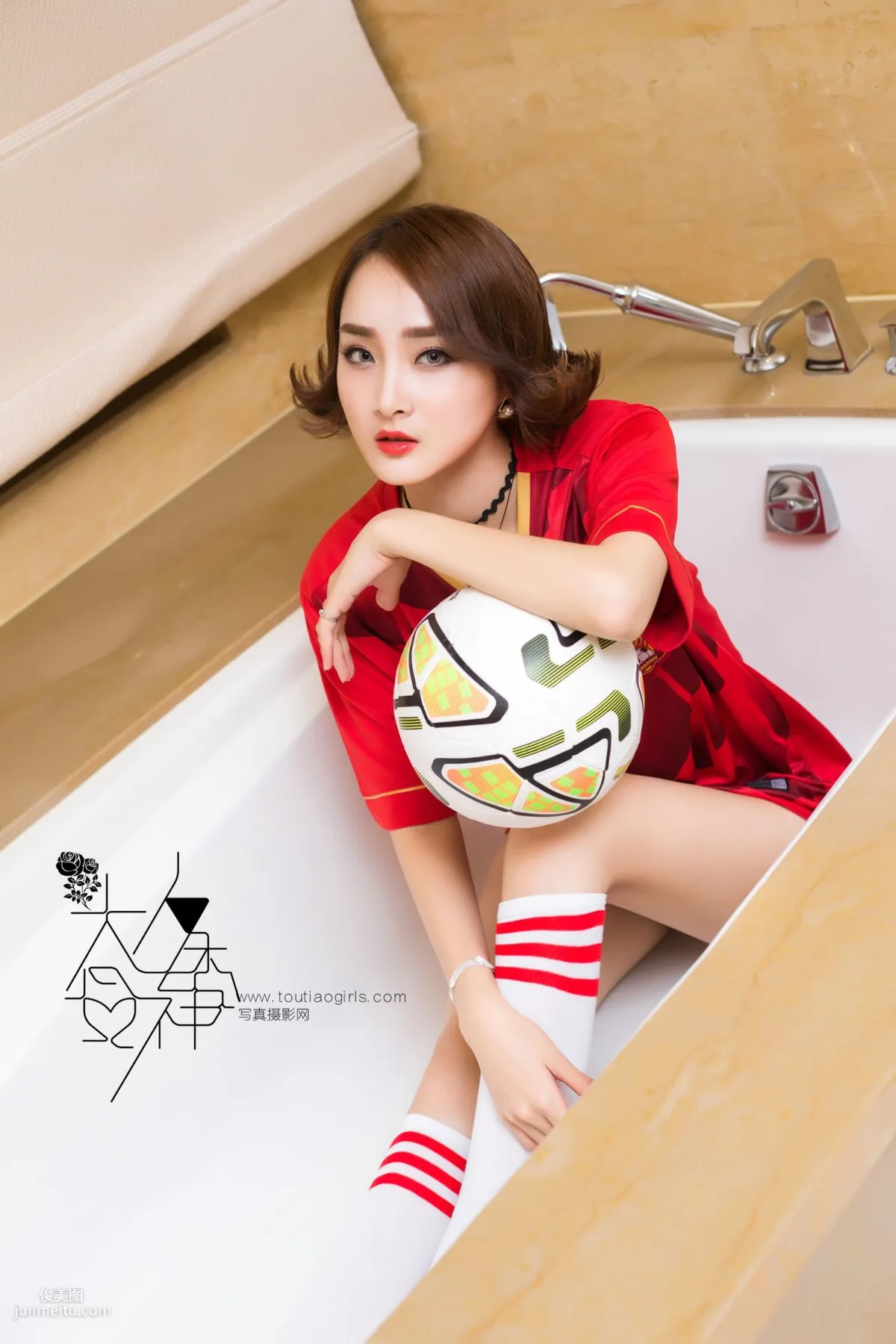 Zhou Xiai "Little Red Devil Baby Pays Tribute to Manchester United" [TouTiao Goddess] Photo Set photo 4