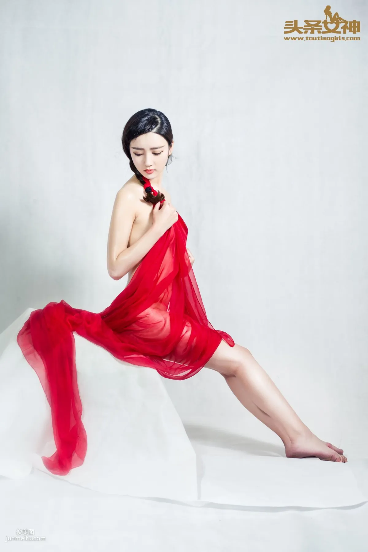 郭婉婷《婉約紅菱》 [頭條女神] 寫真集 8