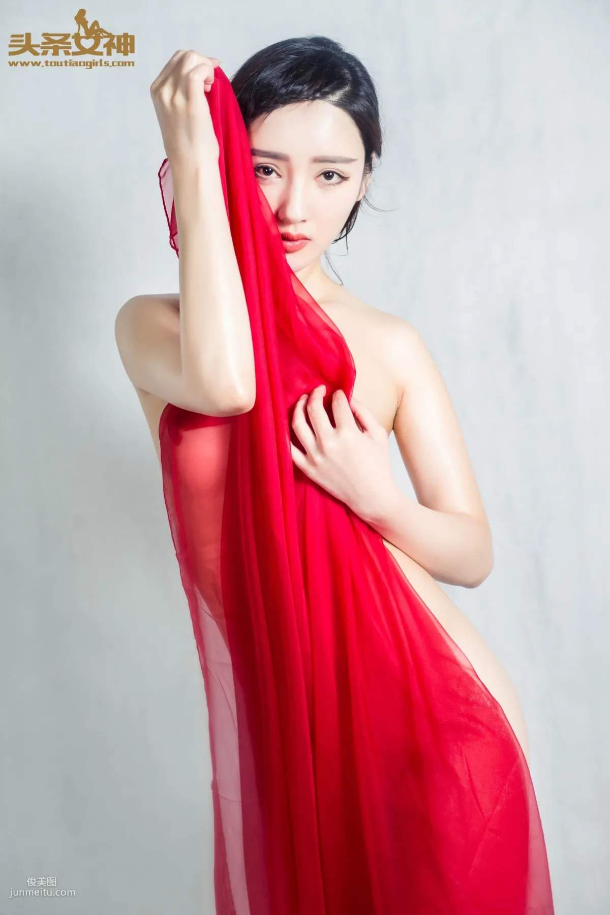 郭婉婷《婉約紅菱》 [頭條女神] 寫真集 16