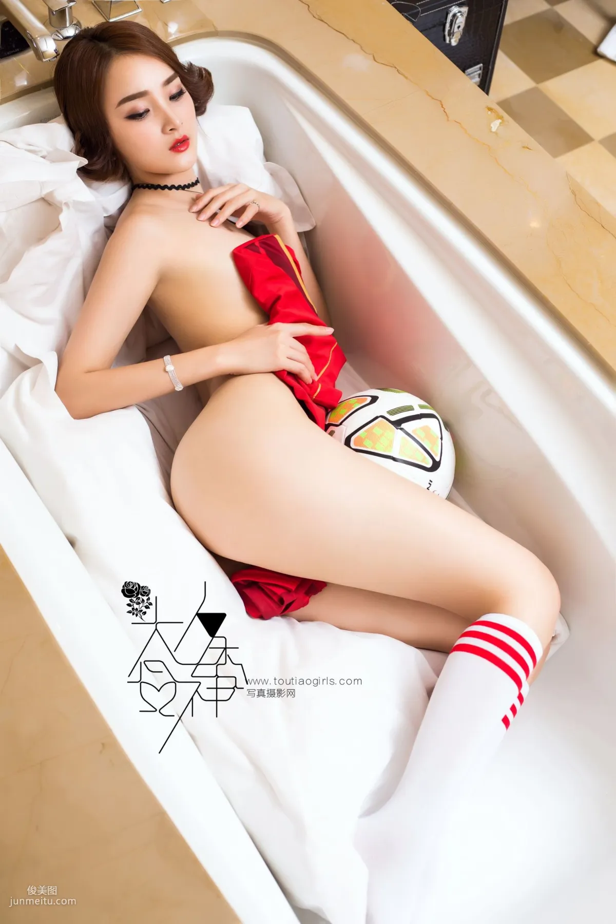 Zhou Xiai "Little Red Devil Baby Pays Tribute to Manchester United" [TouTiao Goddess] Photo Set photo 18