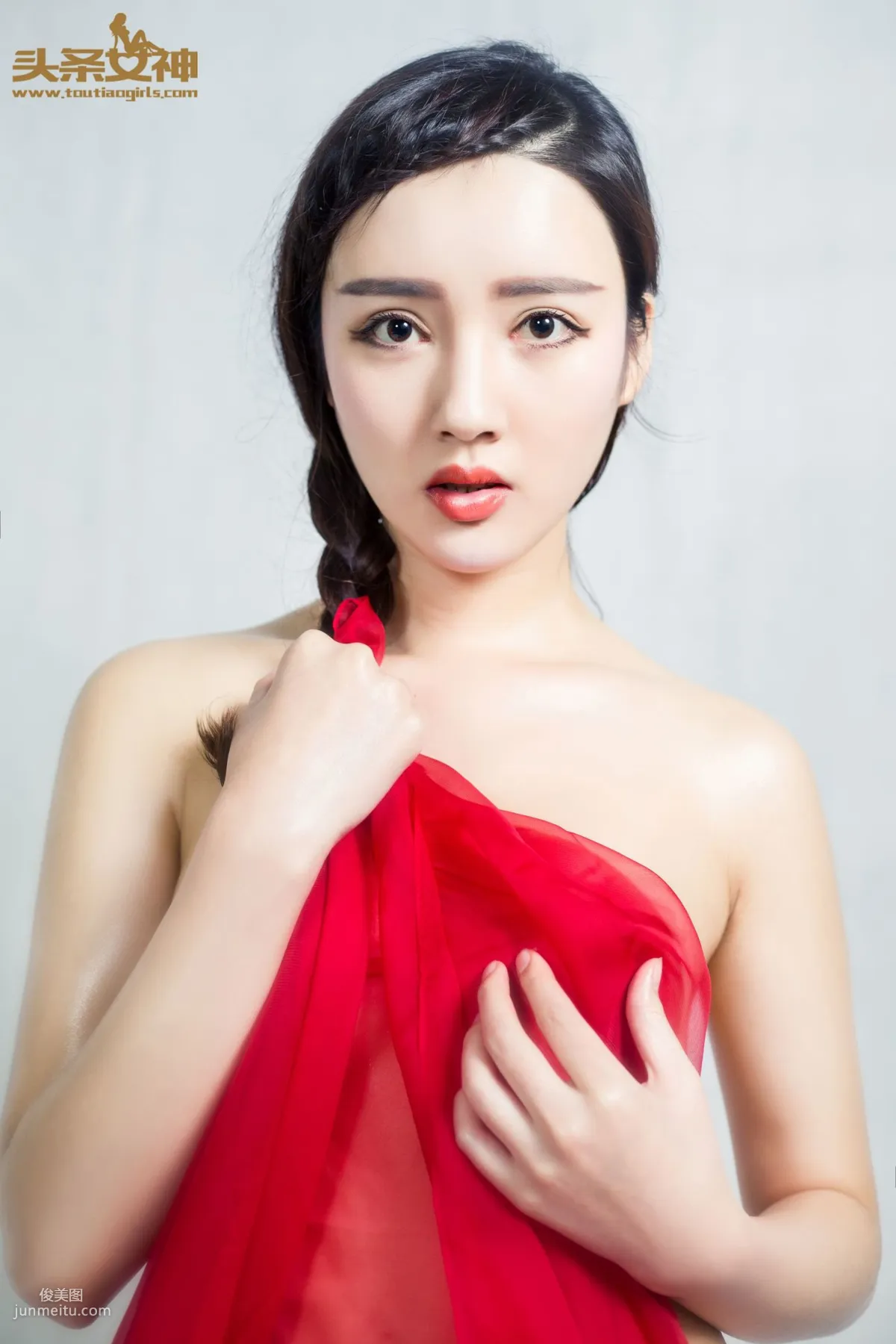 郭婉婷《婉約紅菱》 [頭條女神] 寫真集 12