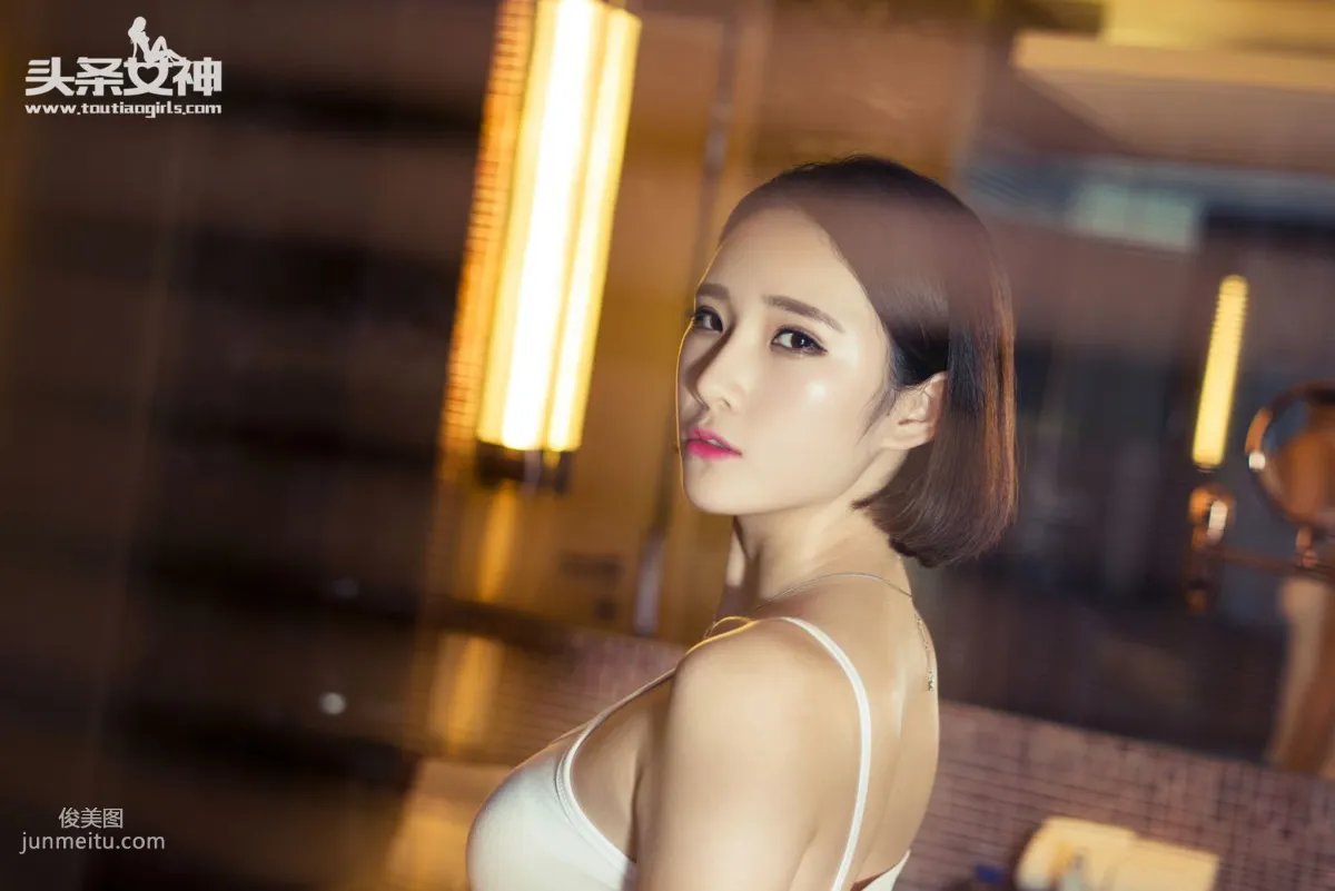 Qin Ruoxi, Slender Jade Feet, Dusk Encounter [TouTiao Goddess] Photo Set photo 20