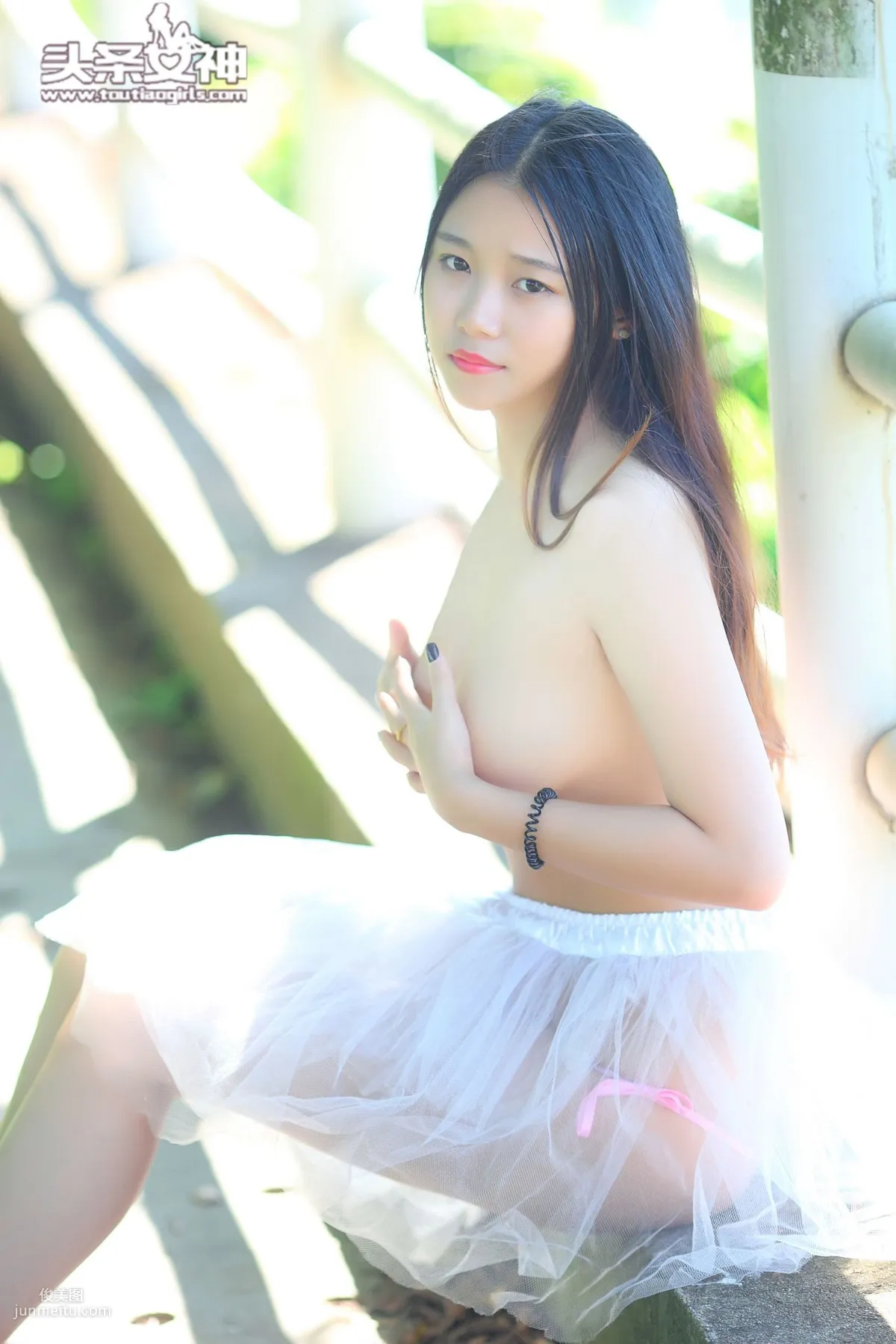 小雨《野外极致露出》 [头条女神] 写真集13