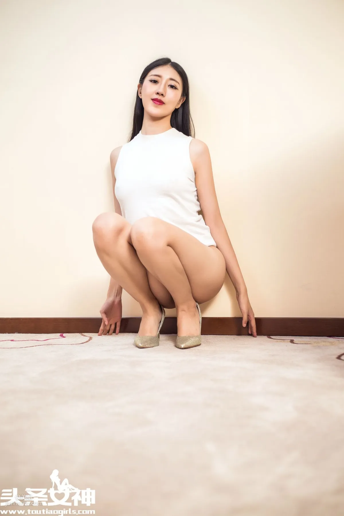 Wang Zhu, Smooth and Tender Skin and Beautiful Legs Queen [TouTiao Goddess] Photo Set photo 7