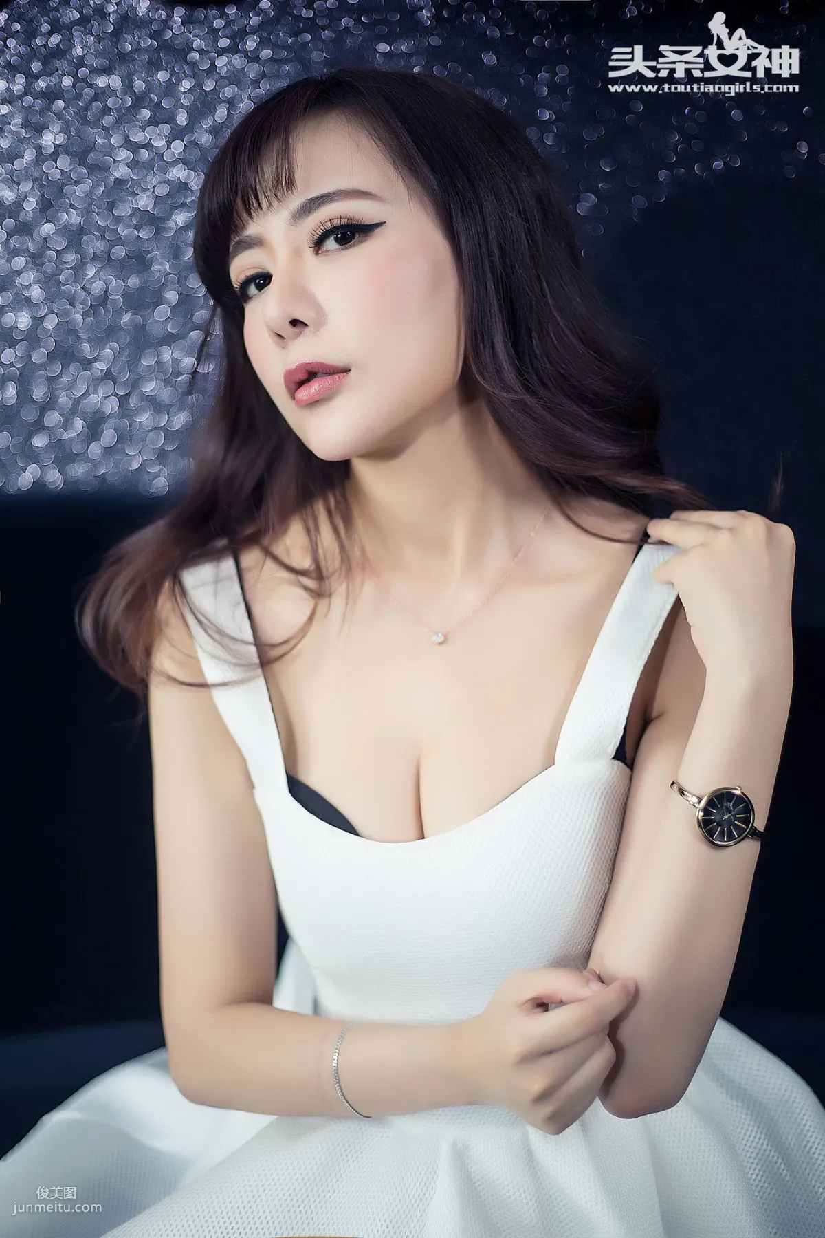 Xiao Qi / Hu Yanqi Nancy, Legs Queen [TouTiao Goddess] Photo Set photo 2