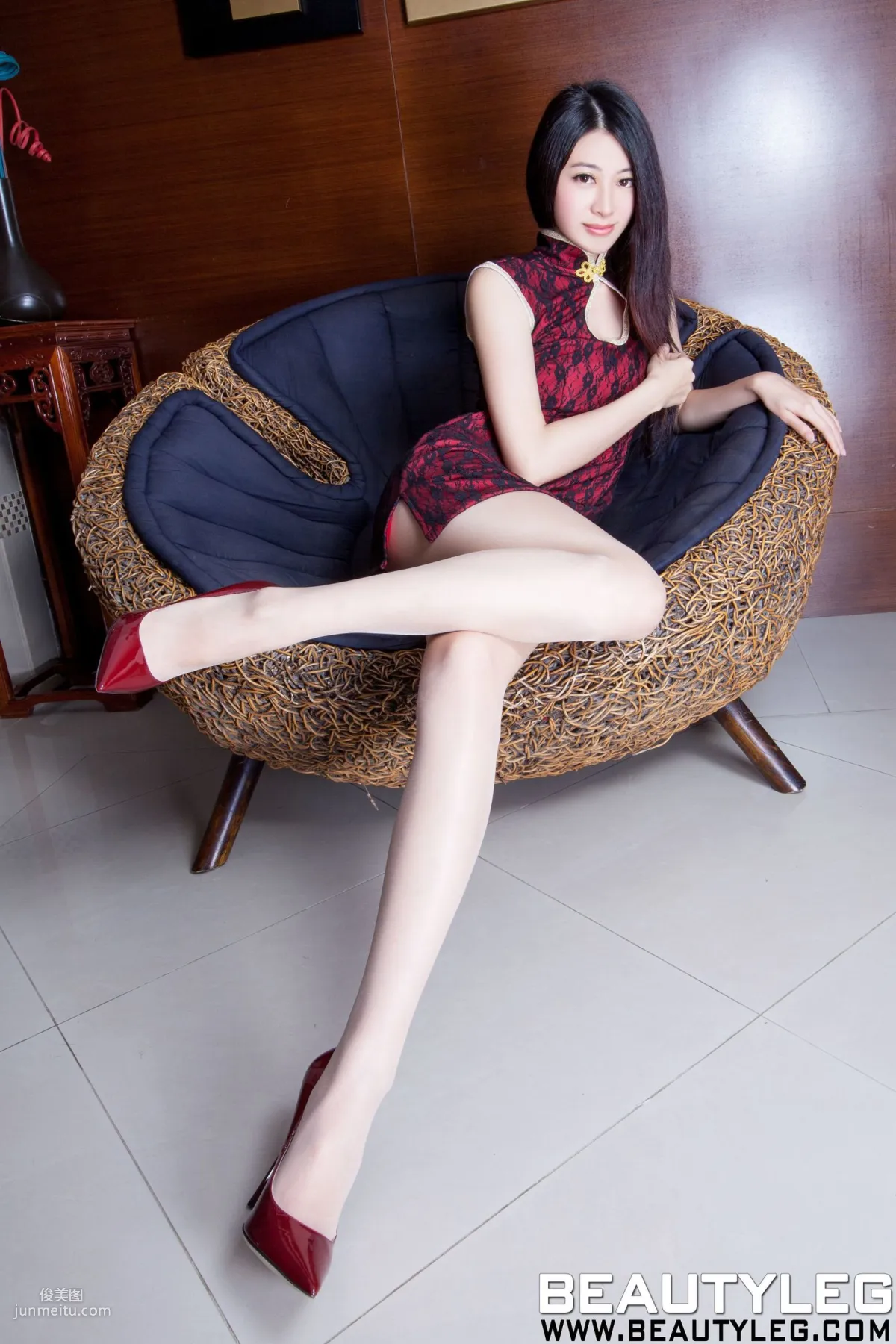 [Beautyleg] NO.1008 蔡茵茵/腿模Flora 絲襪美腿寫真集 36