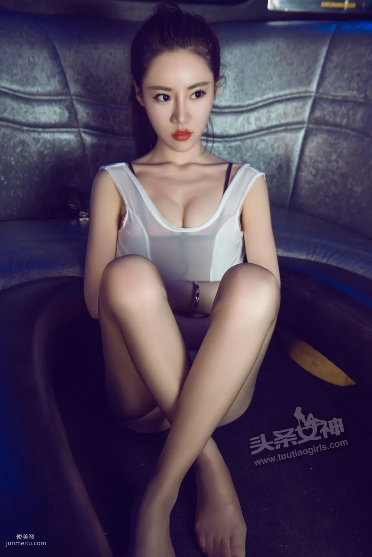 Fan Anni, White High-Cut Swimsuit Complete Bondage [TouTiao Goddess] Photo Set photo 17
