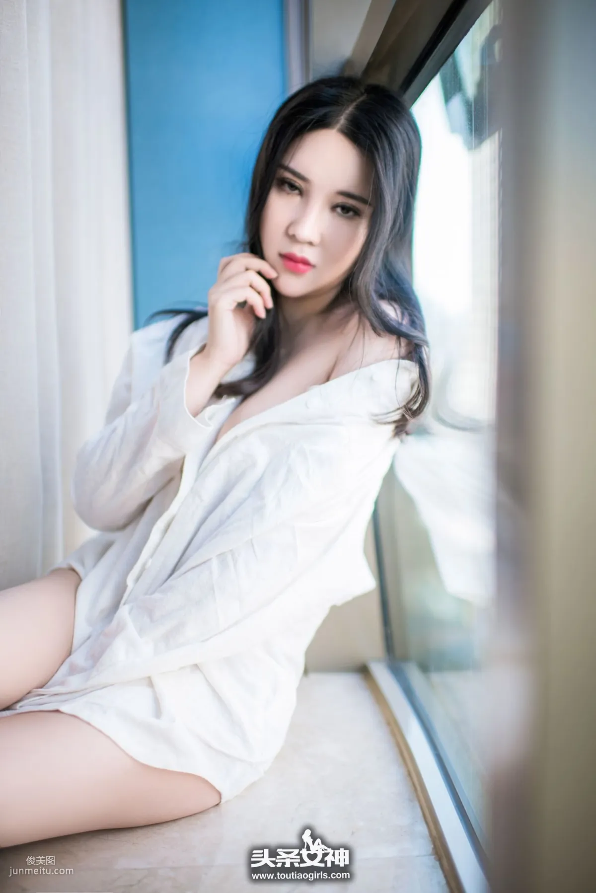 Sukki可儿《性感开发 热情白衬衣》 [头条女神] 写真集10