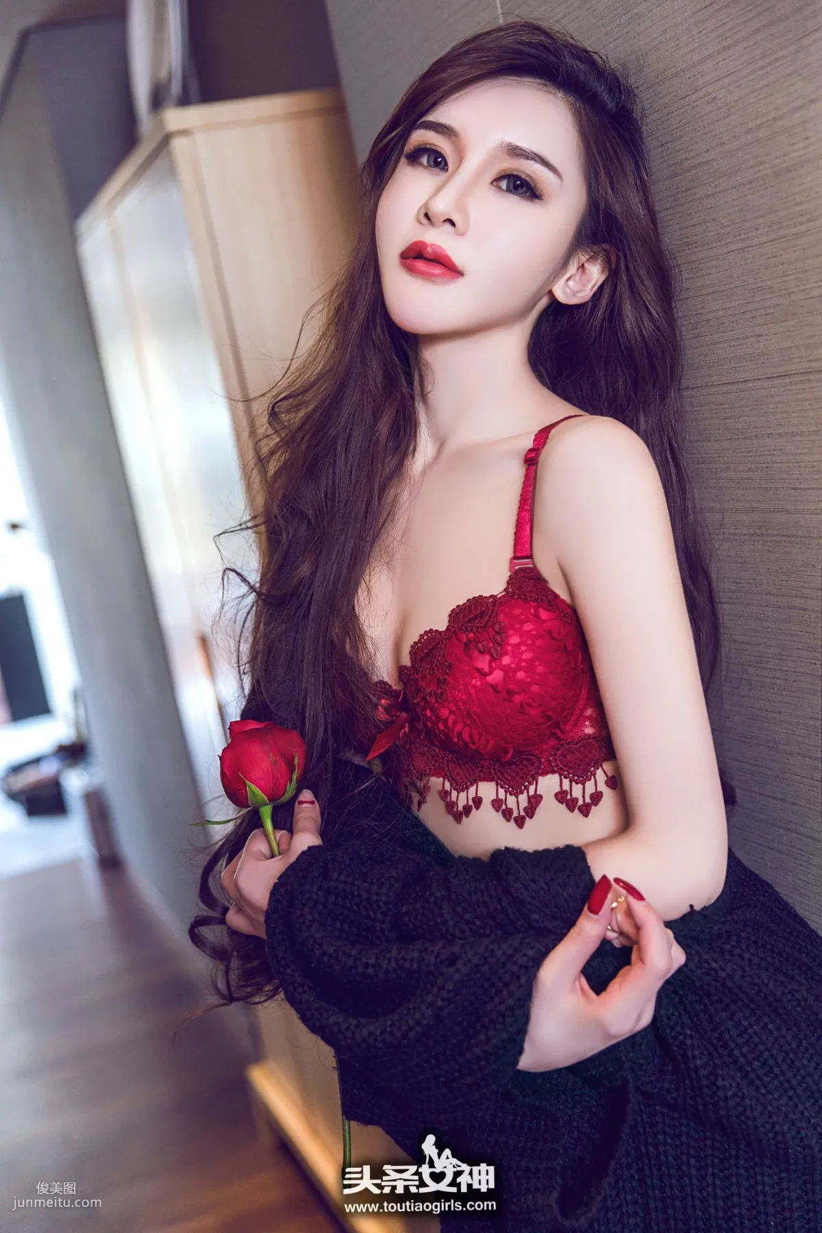 阿依努尔瓦娅《瓦娅的秘密》 [头条女神] 写真集5