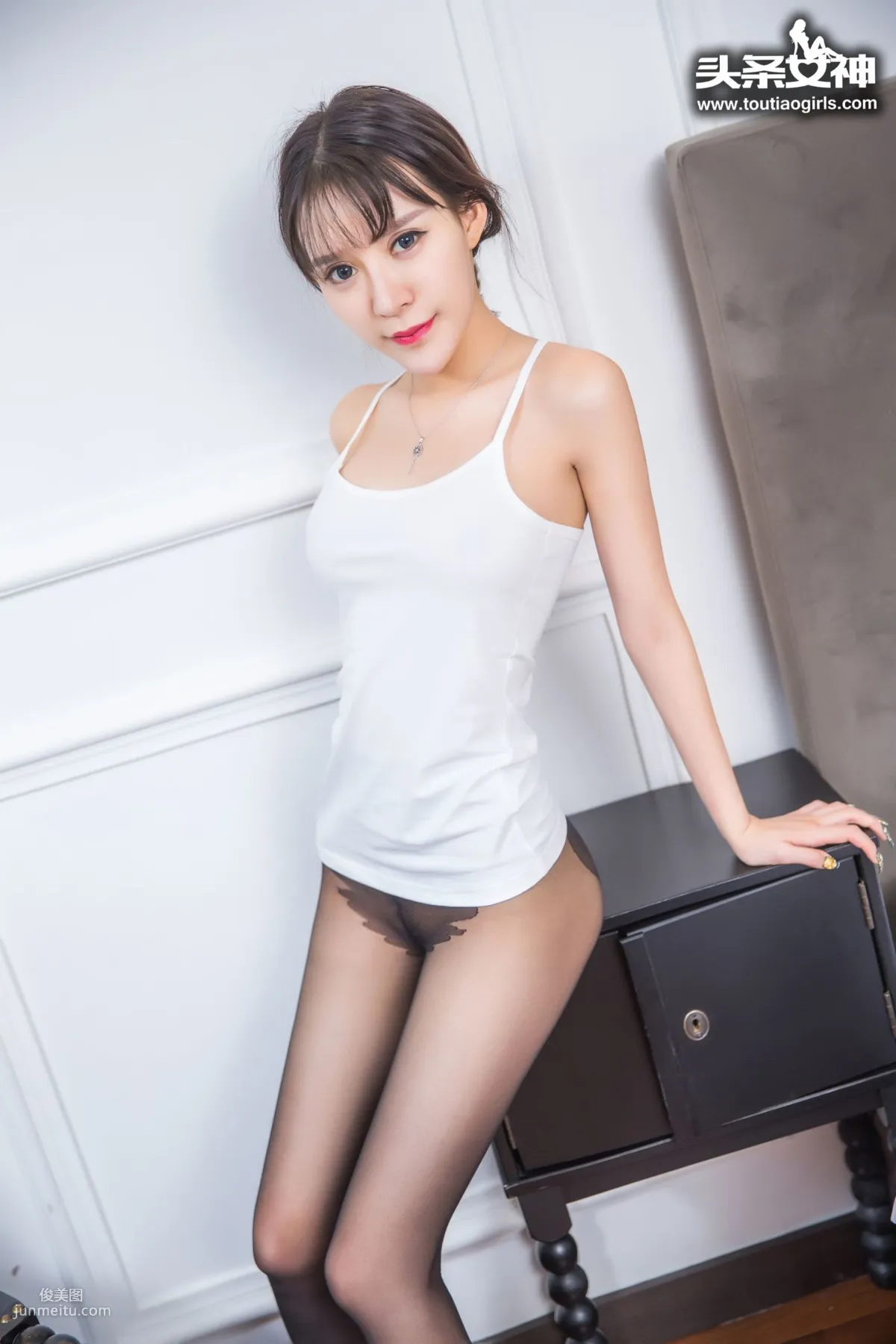 Xi Ya, Woman's Beautiful Black Stockings and Feet Blockbuster [TouTiao Goddess] VIP Exclusive Photo Set photo 13