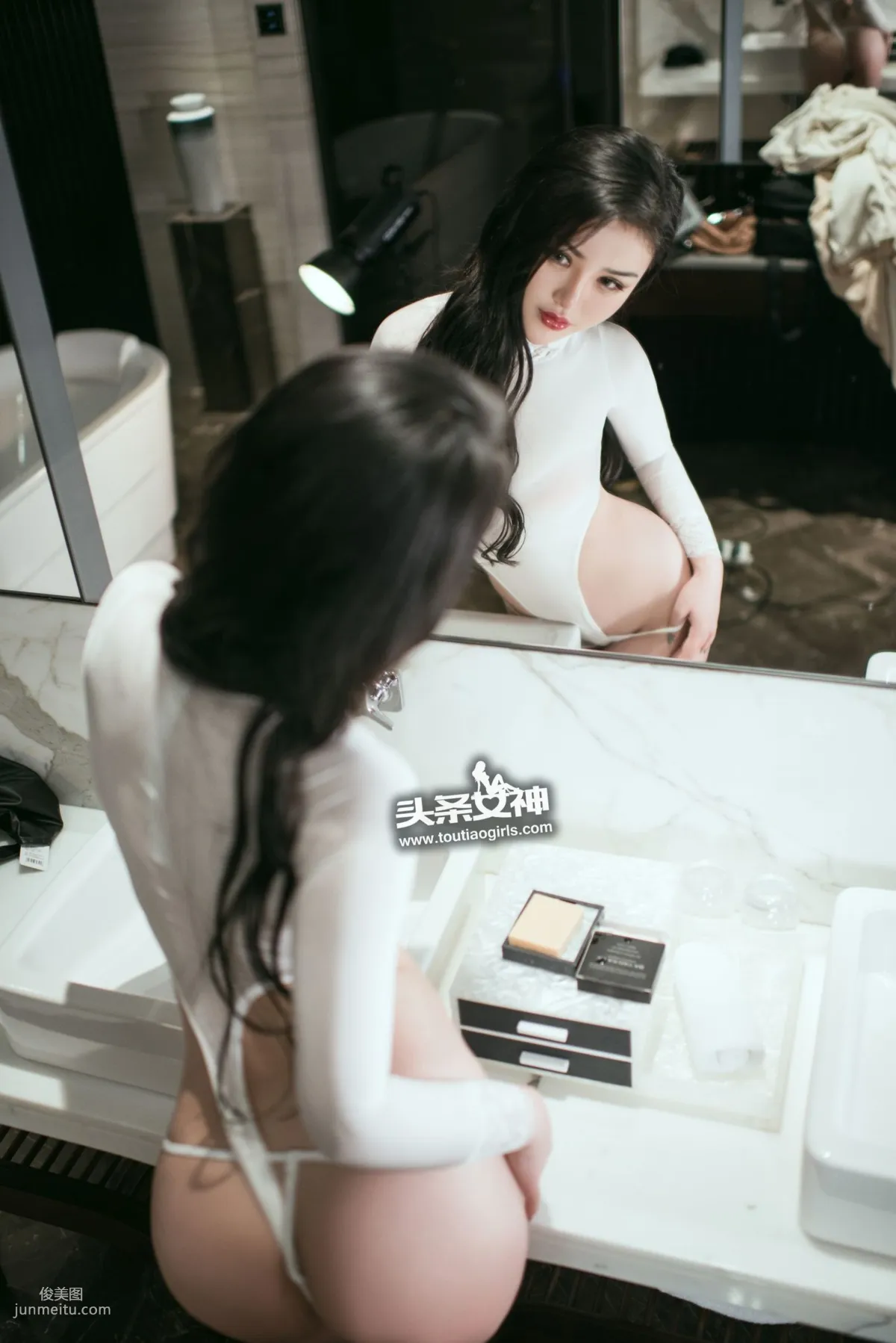 Chen Yuxi《Seductive Big Butt White High-Cut Swimsuit》 [TouTiao Goddess] Photo Set photo 26