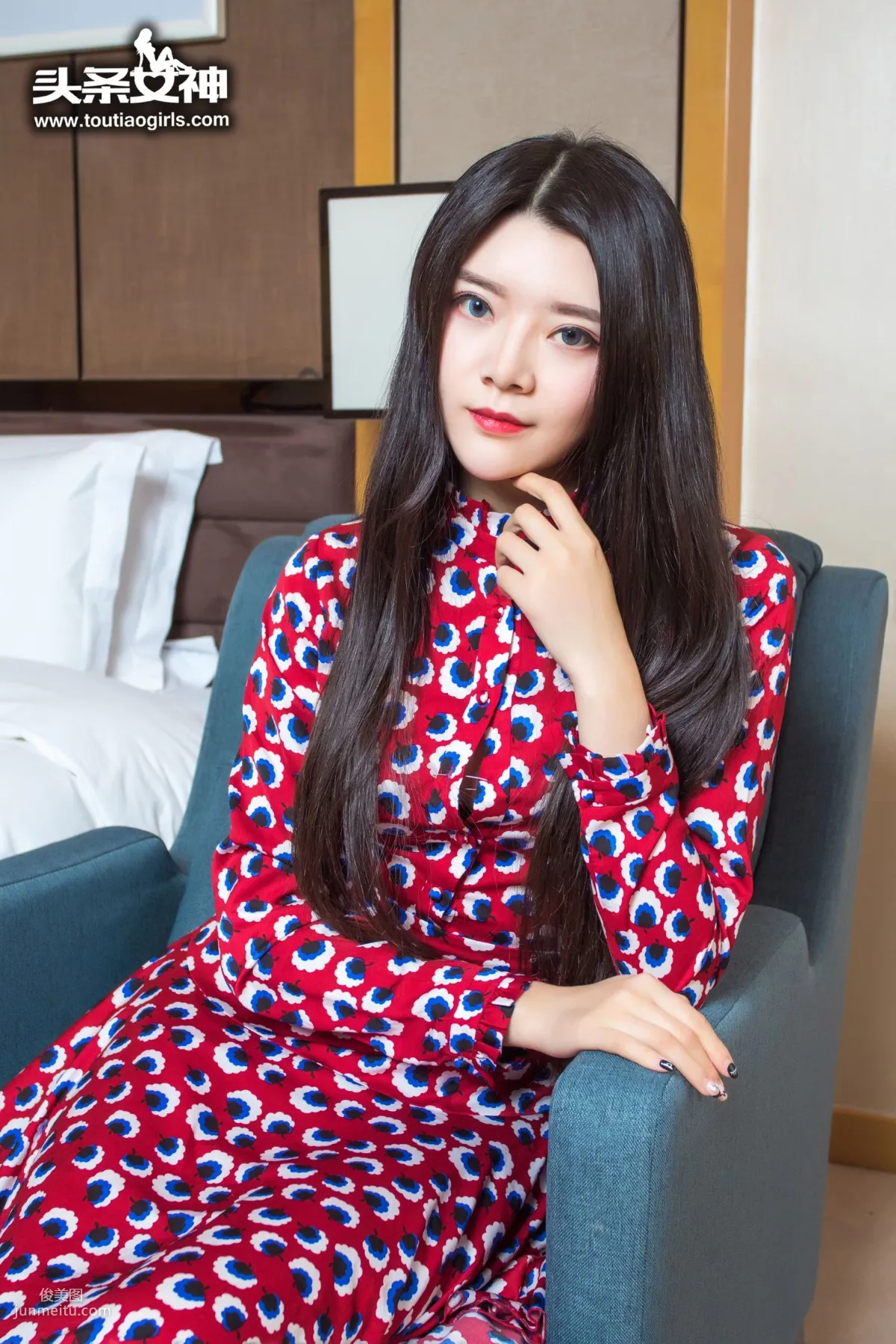 Lin Lei, Sensitive Fairy in Black Bodysuit Stockings [TouTiao Goddess] Photo Set photo 6