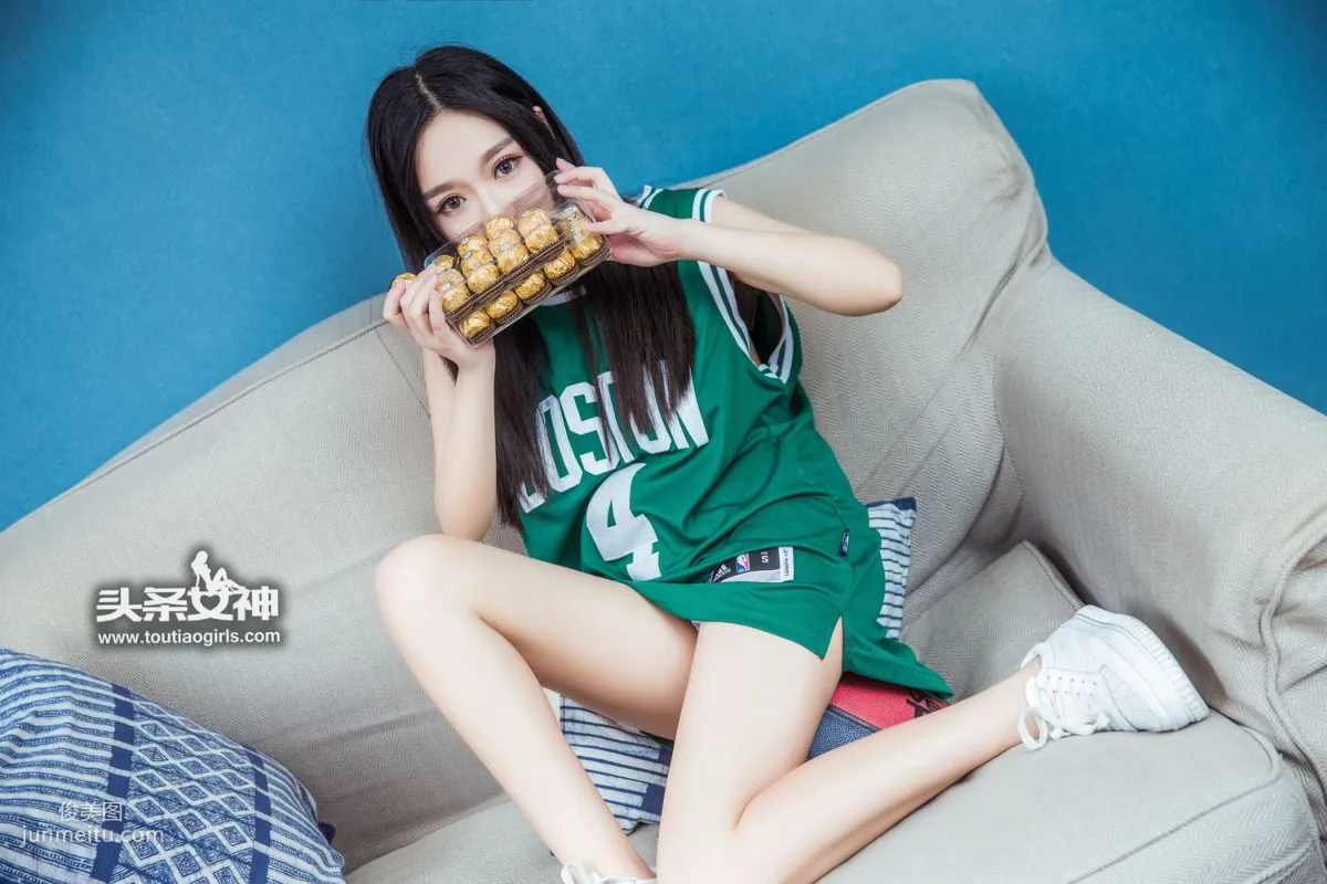 Julia/Ni Yeteng, Early Blooming Sunset Glow, Falling in Love with Thomas [TouTiao Goddess] Photo Set photo 20