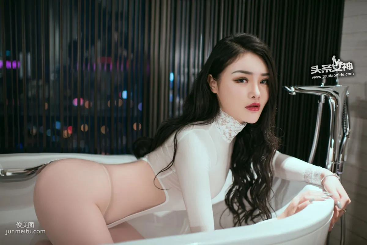 Chen Yuxi《Seductive Big Butt White High-Cut Swimsuit》 [TouTiao Goddess] Photo Set photo 5
