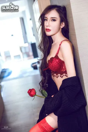 阿依努爾瓦娅《瓦娅的秘密》 [頭條女神] 寫真集