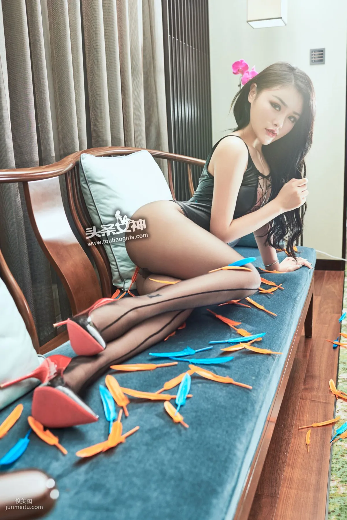 Chen Yuxi, Pure Love Lover, Leather Swimsuit and Black Stockings [TouTiao Goddess] Photo Set photo 5