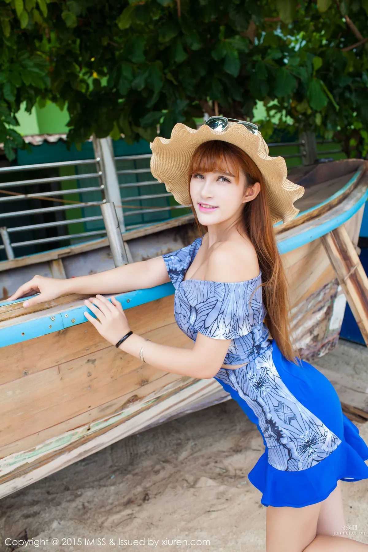 LalaBaby Lala Impressive Bust and Long Beautiful Legs [IMISS] Vol.044 Photo Set photo 39