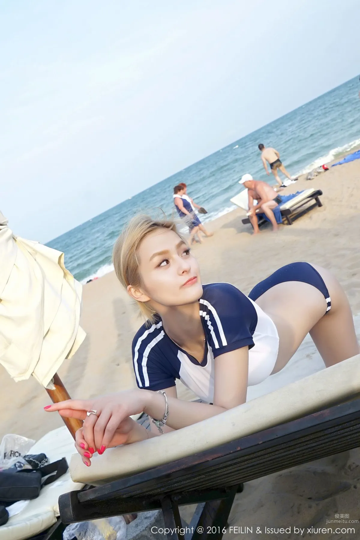 Shi Wen Swan - Swimsuit + White Shirt Series [FeiLin] Vol.025 Photo Set photo 13