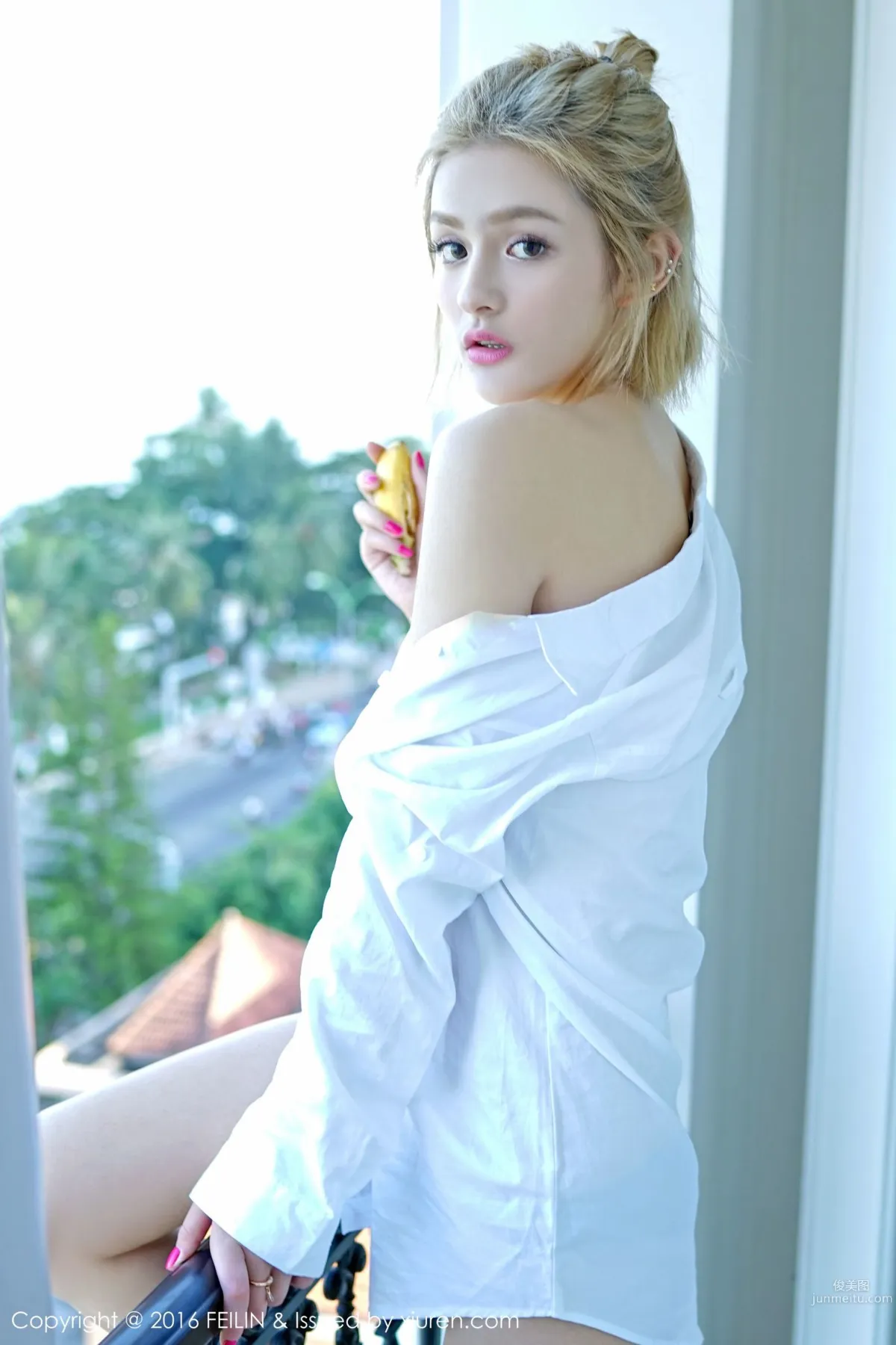 Shi Wen Swan - Swimsuit + White Shirt Series [FeiLin] Vol.025 Photo Set photo 33