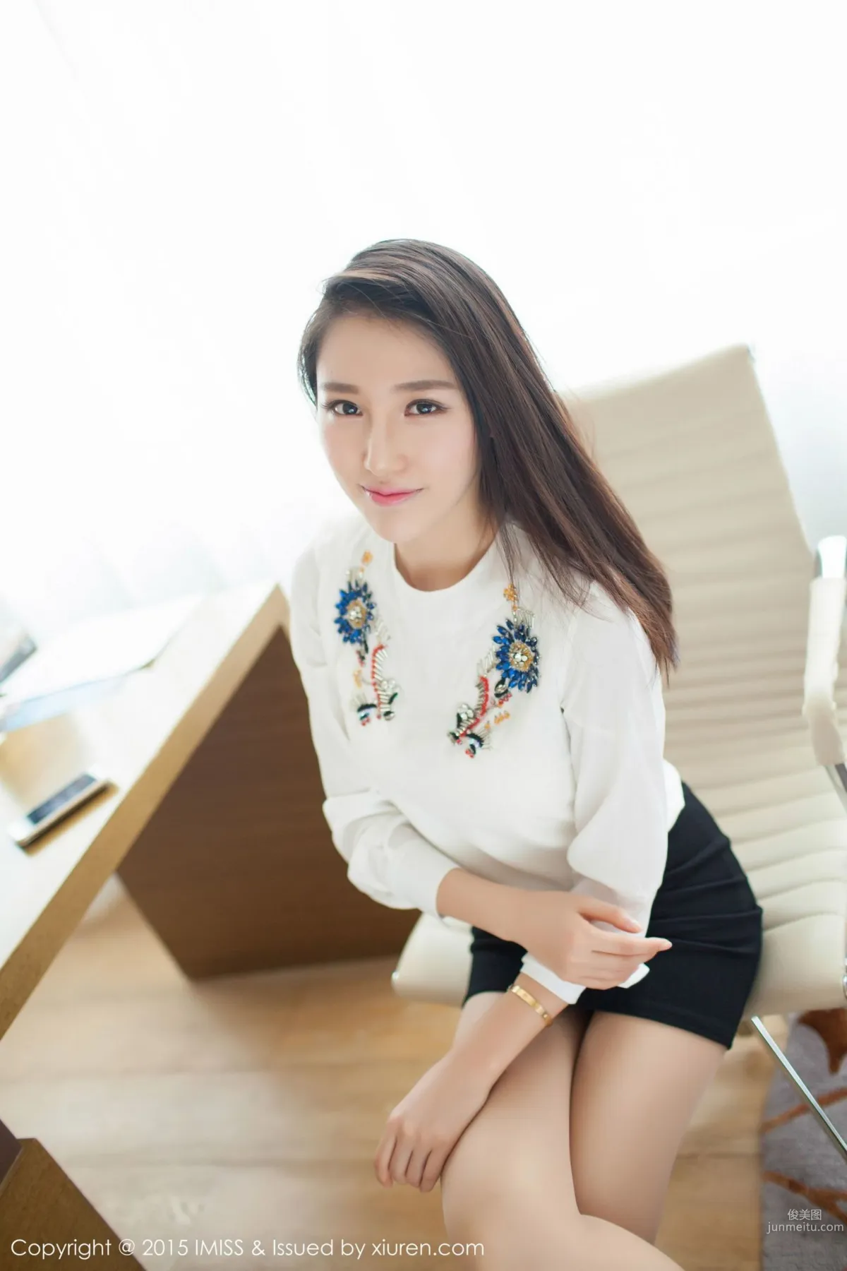 Long-Legged Beauty @Liu Yining Lynn, OL Beautiful Legs Stockings [IMISS] Vol.023 Photo Set photo 13