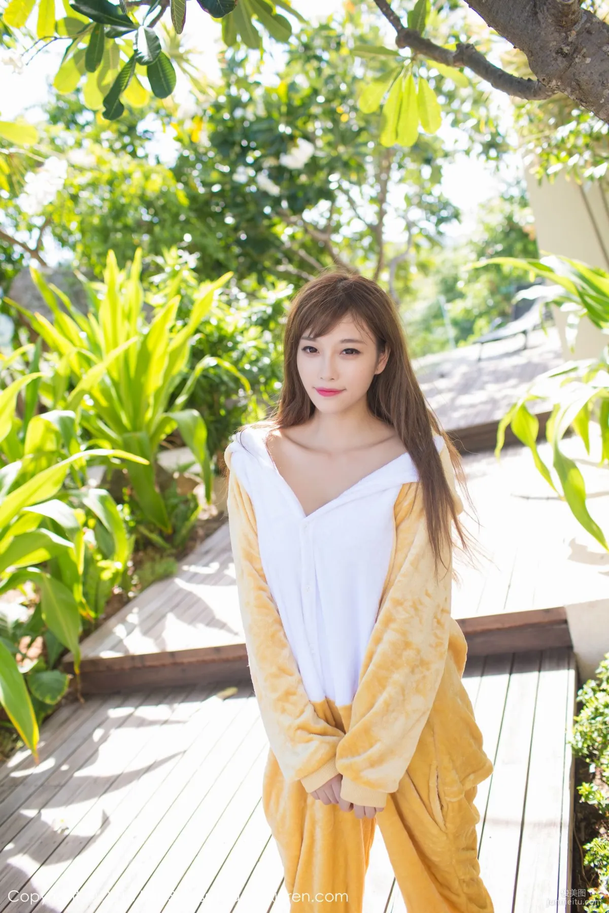 sugar Xiao Tianxin CC, Beauty Dressed as a Beast + Qipao and Stockings [IMISS] Vol.136 Photo Set photo 21